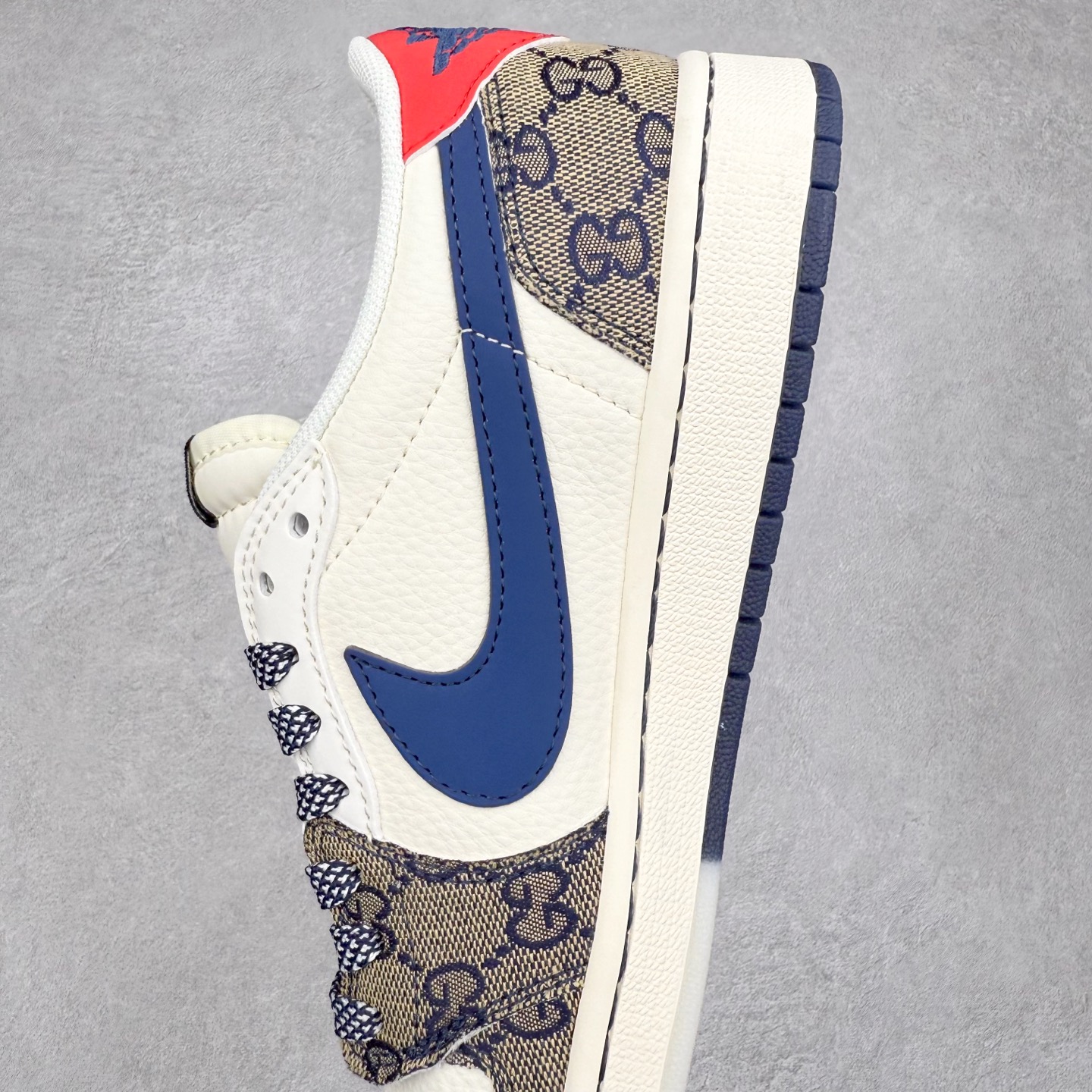 图片[7]-TS x Air Jordan AJ1 Low 倒钩低帮联名定制配色 XY2688-118 原厂内置气垫魔块 A模大底 头层小牛皮 鞋舌AJ原厂专用牛津布+AJ专用反口珍珠布+原厂无杂质高弹内里海棉+特殊封边弹力鞋带 实拍调校N版已经零色差零失真 百分百还原实物色彩所见即所得 不存在货不对板色差等低级问题 选购参考实物拍摄 不混卖不参货 只用心做好货严格选品 承诺混一赔十 尺码：36 36.5 37.5 38 38.5 39 40 40.5 41 42 42.5 43 44 44.5 45-选品中心
