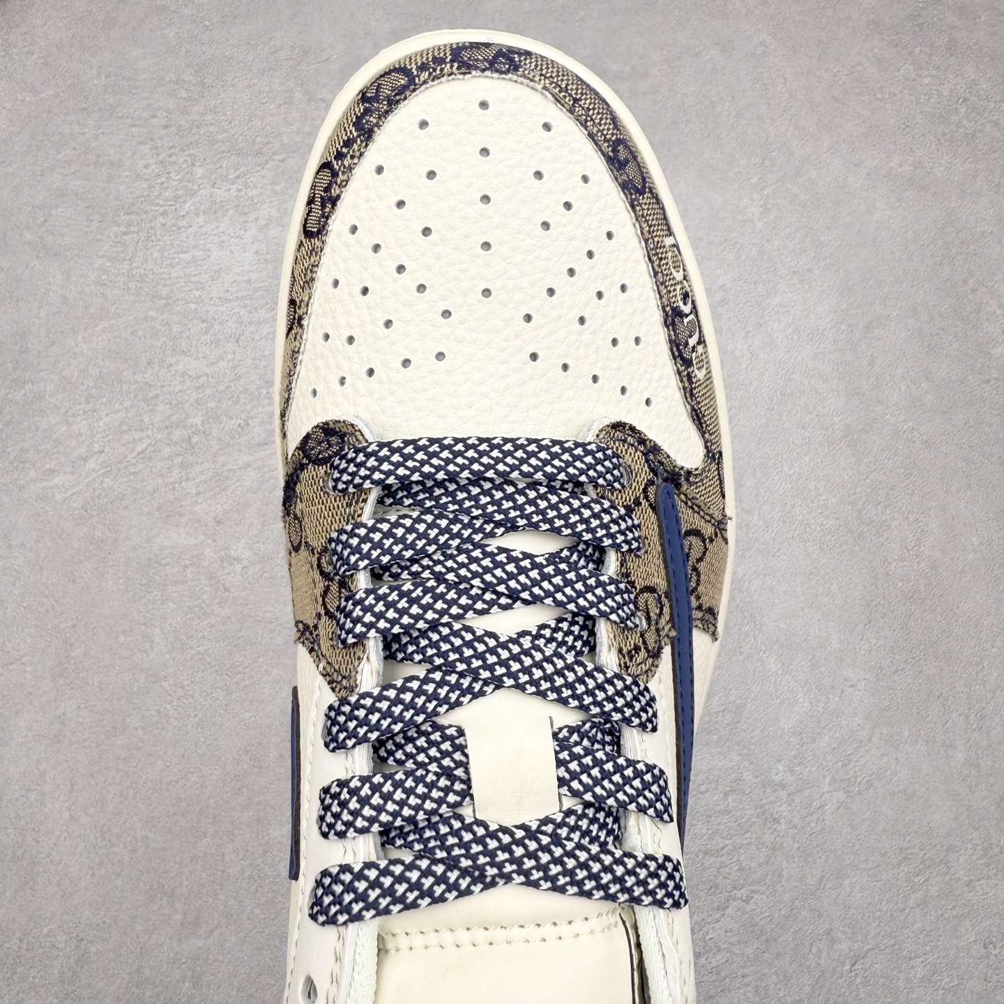 图片[4]-TS x Air Jordan AJ1 Low 倒钩低帮联名定制配色 XY2688-118 原厂内置气垫魔块 A模大底 头层小牛皮 鞋舌AJ原厂专用牛津布+AJ专用反口珍珠布+原厂无杂质高弹内里海棉+特殊封边弹力鞋带 实拍调校N版已经零色差零失真 百分百还原实物色彩所见即所得 不存在货不对板色差等低级问题 选购参考实物拍摄 不混卖不参货 只用心做好货严格选品 承诺混一赔十 尺码：36 36.5 37.5 38 38.5 39 40 40.5 41 42 42.5 43 44 44.5 45-选品中心