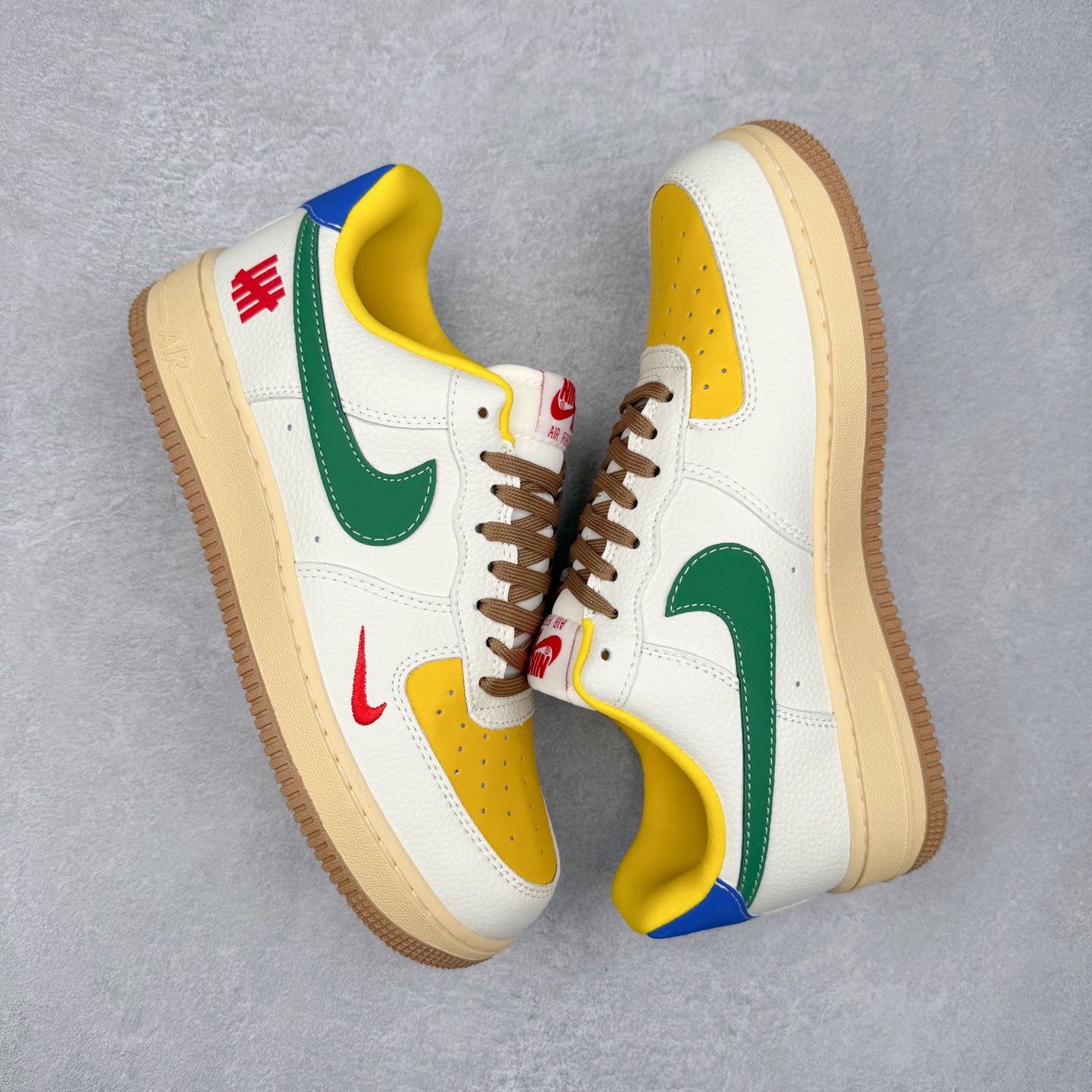 图片[3]-NK Air Force 1´07 Low 空军一号低帮百搭休闲运动板鞋 KB1688-005 柔软、弹性十足的缓震性能和出色的中底设计 横跨复古与现代的外型结合 造就出风靡全球 三十多年的Force 1 直到今天还深受青睐 实拍调校N版已经零色差零失真 百分百还原实物色彩所见即所得 不存在货不对板色差等低级问题 选购参考实物拍摄 不混卖不参货 只用心做好货严格选品 承诺混一赔十 尺码：36 36.5 37.5 38 38.5 39 40 40.5 41 42 42.5 43 44 44.5 45-选品中心