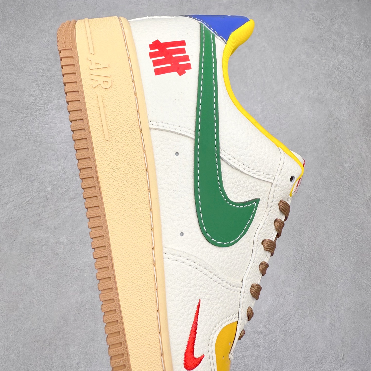 图片[6]-NK Air Force 1´07 Low 空军一号低帮百搭休闲运动板鞋 KB1688-005 柔软、弹性十足的缓震性能和出色的中底设计 横跨复古与现代的外型结合 造就出风靡全球 三十多年的Force 1 直到今天还深受青睐 实拍调校N版已经零色差零失真 百分百还原实物色彩所见即所得 不存在货不对板色差等低级问题 选购参考实物拍摄 不混卖不参货 只用心做好货严格选品 承诺混一赔十 尺码：36 36.5 37.5 38 38.5 39 40 40.5 41 42 42.5 43 44 44.5 45-选品中心