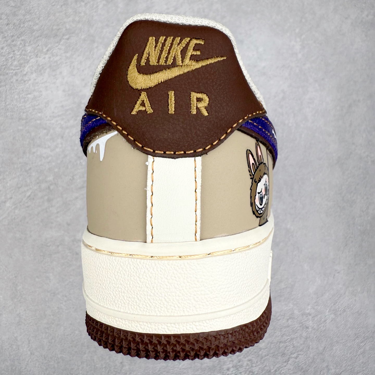 图片[8]-NK Air Force 1´07 Low 空军一号低帮百搭休闲运动板鞋 LJ8822-111 柔软、弹性十足的缓震性能和出色的中底设计 横跨复古与现代的外型结合 造就出风靡全球 三十多年的Force 1 直到今天还深受青睐 实拍调校N版已经零色差零失真 百分百还原实物色彩所见即所得 不存在货不对板色差等低级问题 选购参考实物拍摄 不混卖不参货 只用心做好货严格选品 承诺混一赔十 尺码：36 36.5 37.5 38 38.5 39 40 40.5 41 42 42.5 43 44 44.5 45-选品中心