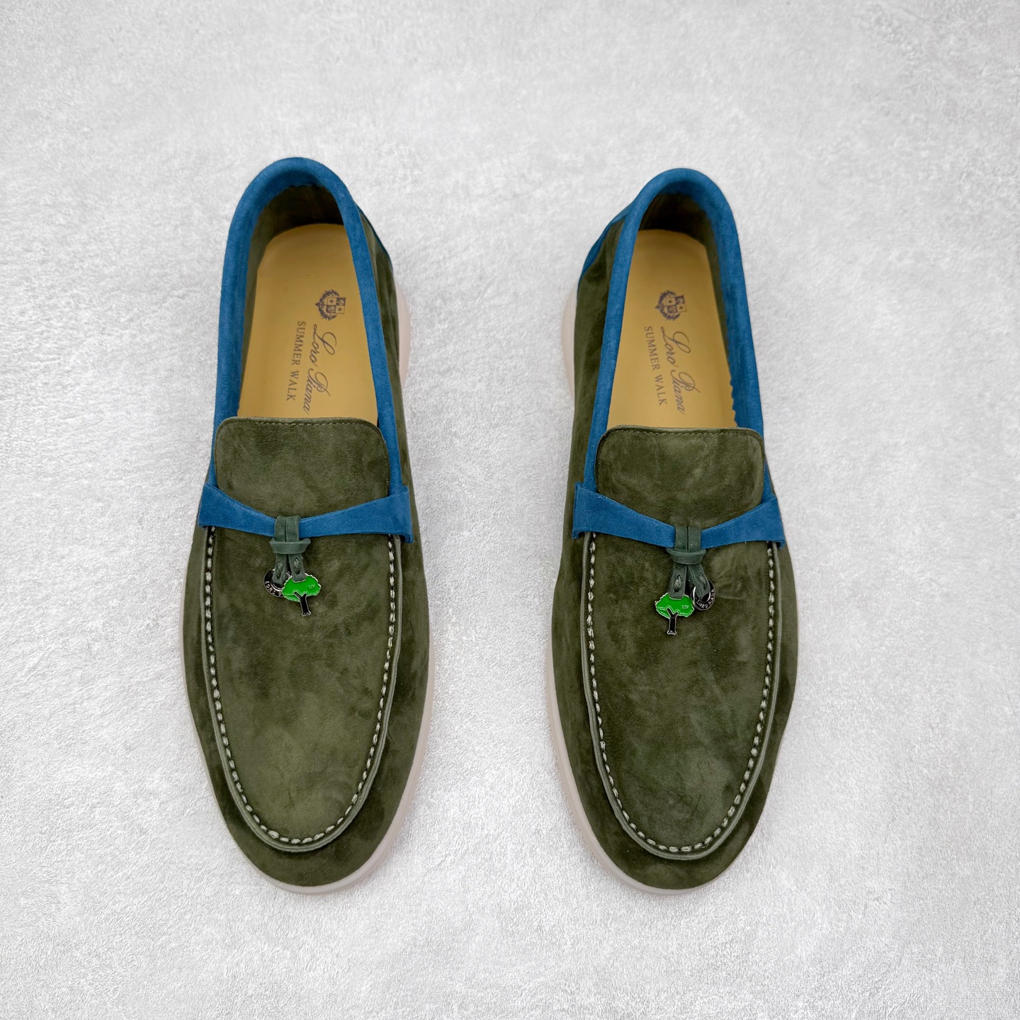 图片[2]-Brunello Cucinelli 小牛皮套脚圆头乐福鞋 Brunello Cucinelli是来自意大利的世界顶级奢侈品牌，被誉为低调奢华的“山羊绒之王”和“服装界真正的奢侈品”。很多人都知道羊绒Cashmere顶级、昂贵，一穿就脱不下来，还很容易和其他衣服相互搭配，但是，再也没有比Brunello Cucinelli 这个品牌更懂得把顶级的羊绒面料设计出一种“低调的奢华”的风格。尺码：37 38 39 40 41 42 43 44 45 46-选品中心