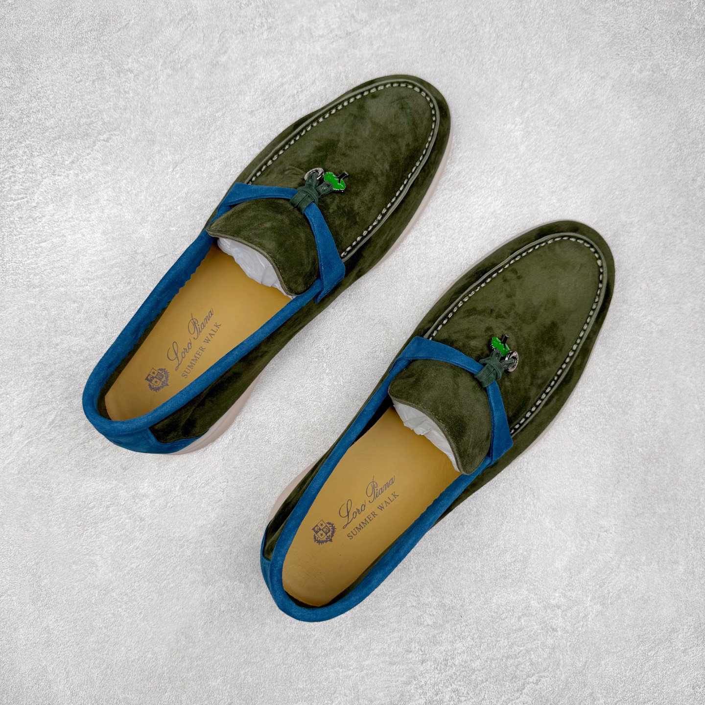 图片[3]-Brunello Cucinelli 小牛皮套脚圆头乐福鞋 Brunello Cucinelli是来自意大利的世界顶级奢侈品牌，被誉为低调奢华的“山羊绒之王”和“服装界真正的奢侈品”。很多人都知道羊绒Cashmere顶级、昂贵，一穿就脱不下来，还很容易和其他衣服相互搭配，但是，再也没有比Brunello Cucinelli 这个品牌更懂得把顶级的羊绒面料设计出一种“低调的奢华”的风格。尺码：37 38 39 40 41 42 43 44 45 46-选品中心