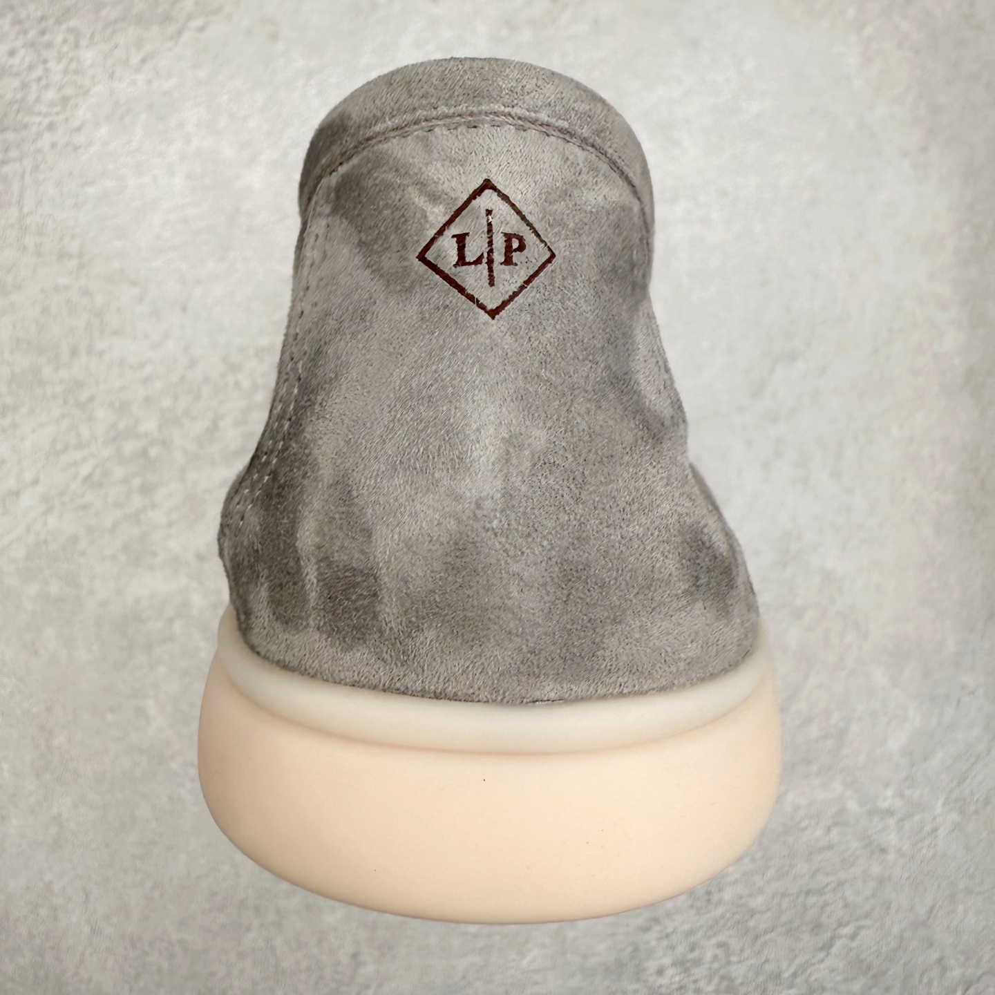 图片[8]-Brunello Cucinelli 小牛皮套脚圆头乐福鞋 Brunello Cucinelli是来自意大利的世界顶级奢侈品牌，被誉为低调奢华的“山羊绒之王”和“服装界真正的奢侈品”。很多人都知道羊绒Cashmere顶级、昂贵，一穿就脱不下来，还很容易和其他衣服相互搭配，但是，再也没有比Brunello Cucinelli 这个品牌更懂得把顶级的羊绒面料设计出一种“低调的奢华”的风格。尺码：37 38 39 40 41 42 43 44 45 46-选品中心