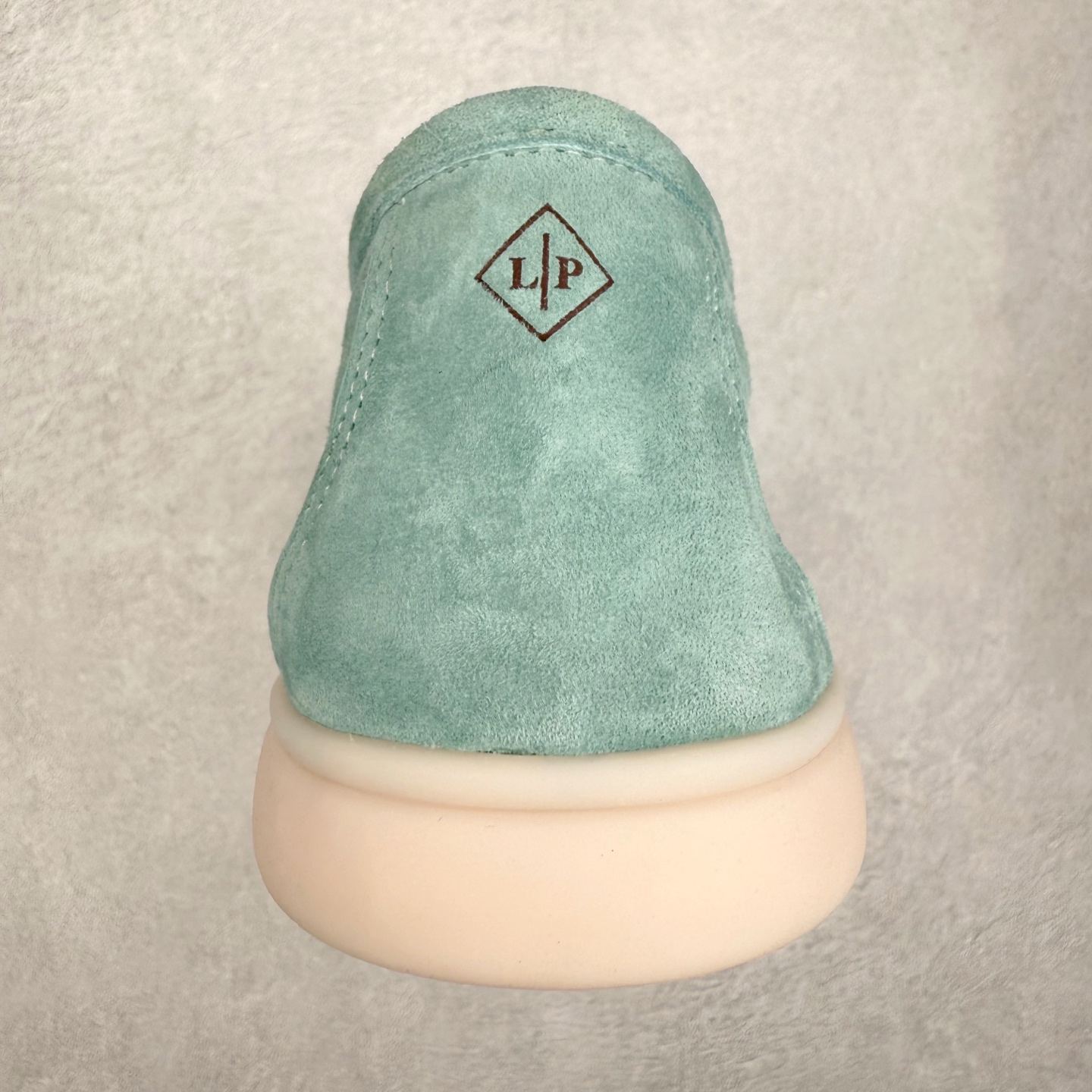 图片[8]-Brunello Cucinelli 小牛皮套脚圆头乐福鞋 Brunello Cucinelli是来自意大利的世界顶级奢侈品牌，被誉为低调奢华的“山羊绒之王”和“服装界真正的奢侈品”。很多人都知道羊绒Cashmere顶级、昂贵，一穿就脱不下来，还很容易和其他衣服相互搭配，但是，再也没有比Brunello Cucinelli 这个品牌更懂得把顶级的羊绒面料设计出一种“低调的奢华”的风格。尺码：37 38 39 40 41 42 43 44 45 46-选品中心