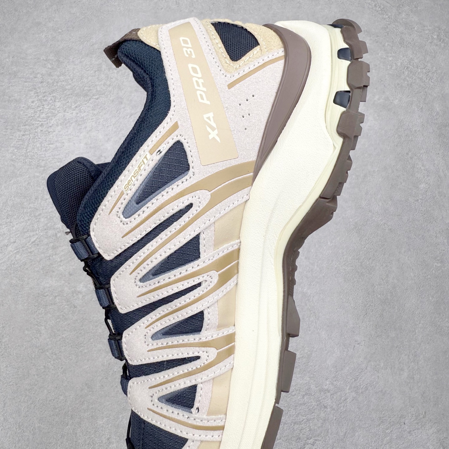 图片[7]-＃C版 SALOMON XA Pro 3D ADV 萨洛蒙潮流越野机能户外功能鞋 纯原外贸平台特供订单 耗时半年巨作 全套原纸板楦头开发 原厂特供网布配套加持 确保原汁原味 完美呈现版型 原档数据独家私模五层组合大底 原装Ortholite轻量化鞋垫 中底布带钢印编号 原厂TPU锁扣 进口港宝加持 后跟自然饱满 还原公司包裹性 鞋面采用SENSIFT贴合技术 全方位贴合包裹脚型 鞋跟部鞋底牵引设计 提供强大的抓地性能 更适应野外崎岖不平的道路 其3D ADVANCED CHASSIS底盘 材料轻量大化 钉齿设计更具稳定性 防护性 鞋底易磨损区运用CONTAGRIP高耐磨材料 应对城市硬质路面长距离跑考验 尺码：36 36.5 37.5 38 38.5 39 40 40.5 41 42 42.5 43 44 44.5 45-选品中心