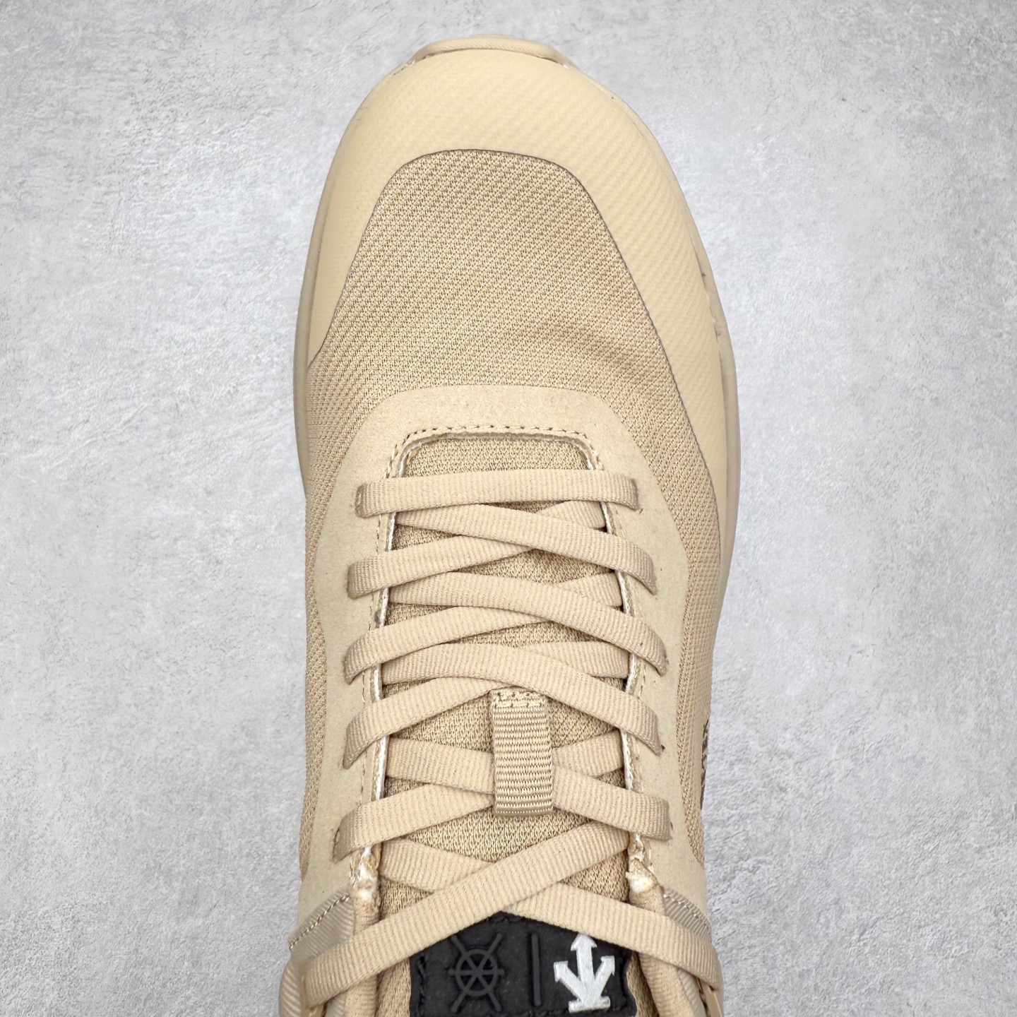 图片[4]-DESCENTE Dualis 迪桑特防水户外耐磨低帮生活休闲徒步登山鞋 DESCENTE（迪桑特）创立于1935年，品牌名取自法语词汇，意为“滑降”。品牌箭头标识代表滑雪的三种技术“高速直线滑行”、“穿越”和“侧滑”，也寓意品牌在打造高端专业运动产品中不断追求完美的创新精神，致力于成为中国高端专业滑雪、综训、女子、铁人三项、高尔夫的第一品牌。尺码：39 40 41 42 43 44 45-选品中心