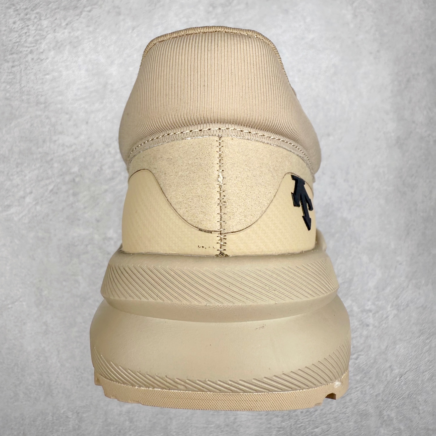 图片[8]-DESCENTE Dualis 迪桑特防水户外耐磨低帮生活休闲徒步登山鞋 DESCENTE（迪桑特）创立于1935年，品牌名取自法语词汇，意为“滑降”。品牌箭头标识代表滑雪的三种技术“高速直线滑行”、“穿越”和“侧滑”，也寓意品牌在打造高端专业运动产品中不断追求完美的创新精神，致力于成为中国高端专业滑雪、综训、女子、铁人三项、高尔夫的第一品牌。尺码：39 40 41 42 43 44 45-选品中心