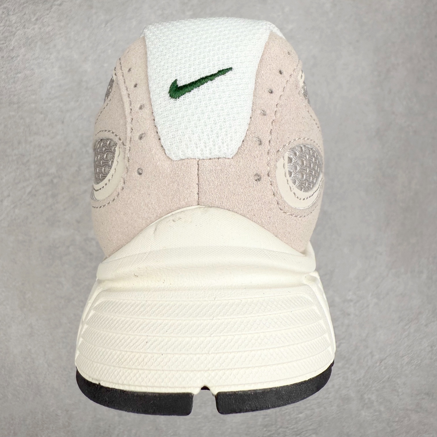 图片[8]-NK V5 RNR 舒适百搭防滑耐磨低帮跑步鞋 IH4381-437 舒适有型适合日常穿着 该鞋款延续千禧年经典设计搭载泡绵中底 厚实而轻盈匠心细节巧搭立体耐克勾标志焕新演绎复古跑鞋 鞋款从千禧年美学汲取灵感 混搭多种材质突显层次感立体感和传统跑步风范 尺码：36 36.5 37.5 38 38.5 39 40 40.5 41 42 42.5 43 44 44.5 45-选品中心