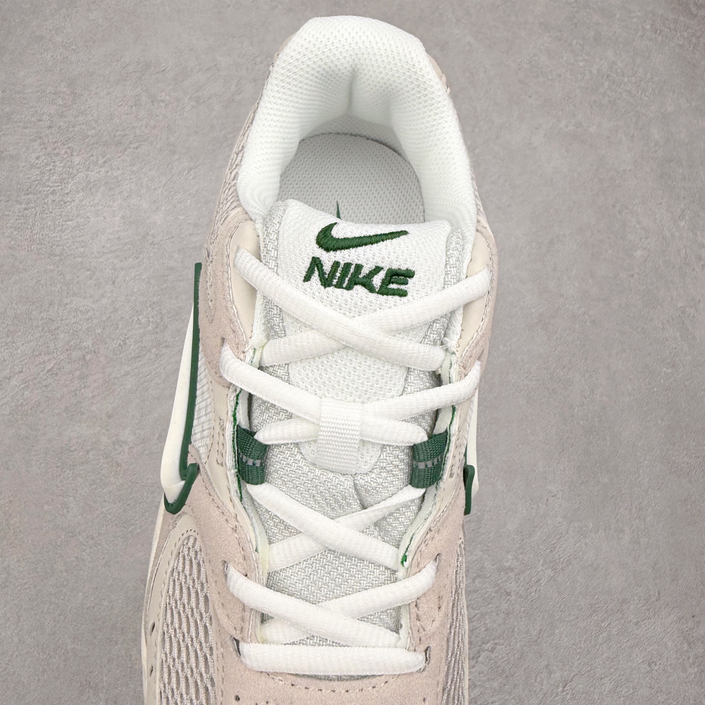 图片[5]-NK V5 RNR 舒适百搭防滑耐磨低帮跑步鞋 IH4381-437 舒适有型适合日常穿着 该鞋款延续千禧年经典设计搭载泡绵中底 厚实而轻盈匠心细节巧搭立体耐克勾标志焕新演绎复古跑鞋 鞋款从千禧年美学汲取灵感 混搭多种材质突显层次感立体感和传统跑步风范 尺码：36 36.5 37.5 38 38.5 39 40 40.5 41 42 42.5 43 44 44.5 45-选品中心