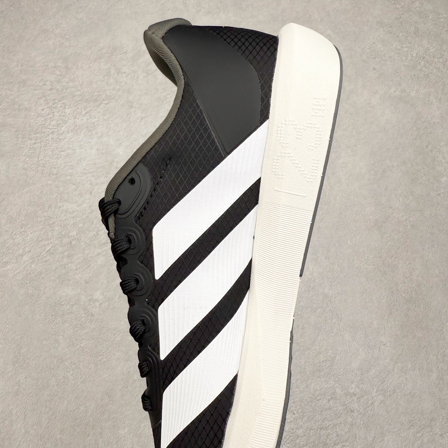 图片[7]-AD Adizero BK 夏季透气网眼竞速跑鞋 JP6528 融合Lightstrike和Lightstrike Pro技术 采用乙烯/乙酸乙烯酯(EVA)材质 打造舒适中底 含ENERGYROD能量碳柱 旨在为步伐添活力 尺码：36 36.5 37 38 38.5 39 40 40.5 41 42 42.5 43 44 44.5 45-选品中心