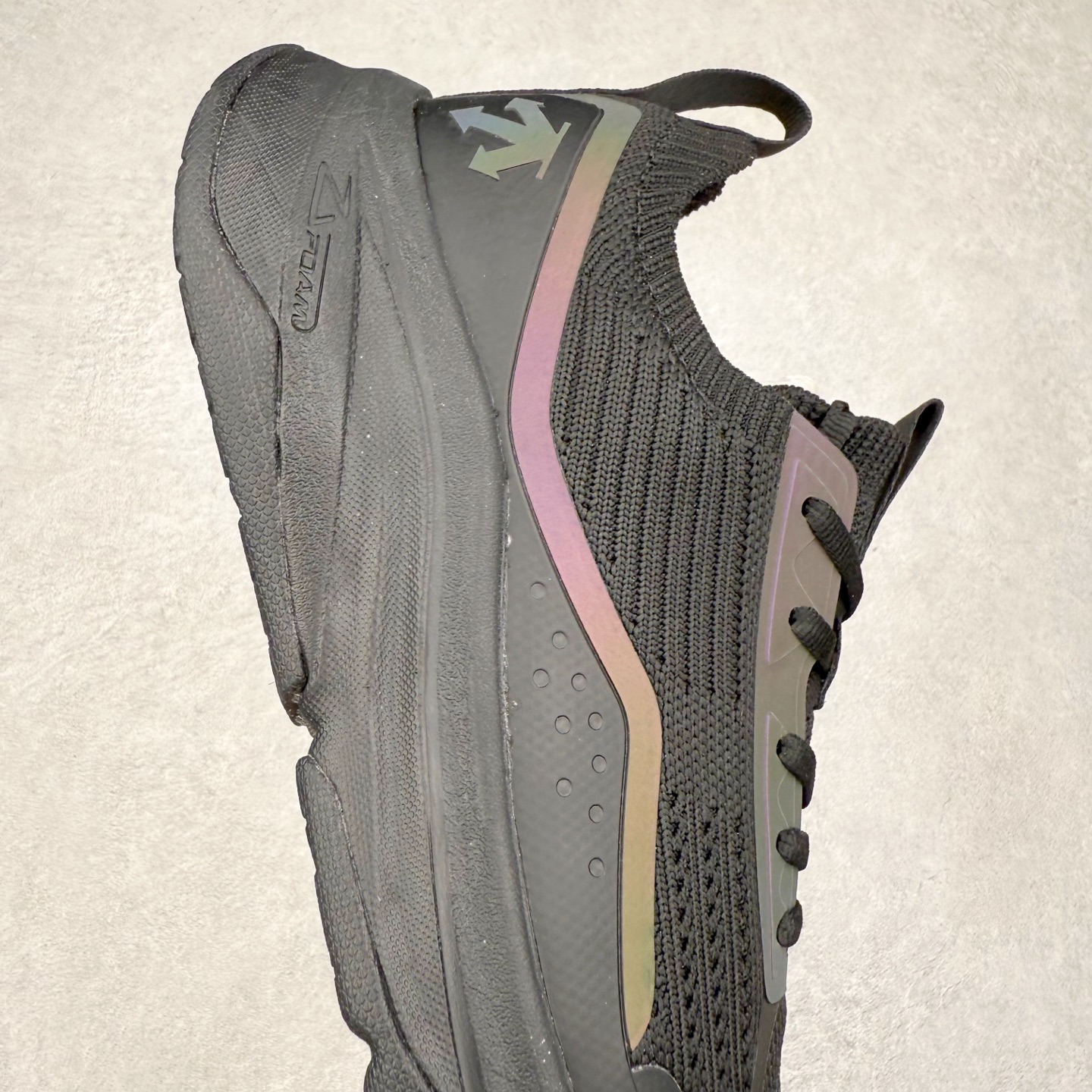 图片[6]-＃HP DESCENTE RUNNING 迪桑特系列舒适休闲运动减震透气低帮跑步鞋 DESCENTE（迪桑特）创立于1935年，品牌名取自法语词汇，意为“滑降”。品牌箭头标识代表滑雪的三种技术“高速直线滑行”、“穿越”和“侧滑”，也寓意品牌在打造高端专业运动产品中不断追求完美的创新精神，致力于成为中国高端专业滑雪、综训、女子、铁人三项、高尔夫的第一品牌。尺码：39 40 40.5 41 42 42.5 43 44 44.5 45-选品中心