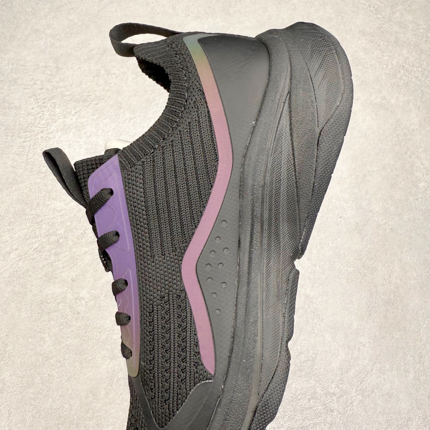 图片[7]-＃HP DESCENTE RUNNING 迪桑特系列舒适休闲运动减震透气低帮跑步鞋 DESCENTE（迪桑特）创立于1935年，品牌名取自法语词汇，意为“滑降”。品牌箭头标识代表滑雪的三种技术“高速直线滑行”、“穿越”和“侧滑”，也寓意品牌在打造高端专业运动产品中不断追求完美的创新精神，致力于成为中国高端专业滑雪、综训、女子、铁人三项、高尔夫的第一品牌。尺码：39 40 40.5 41 42 42.5 43 44 44.5 45-选品中心