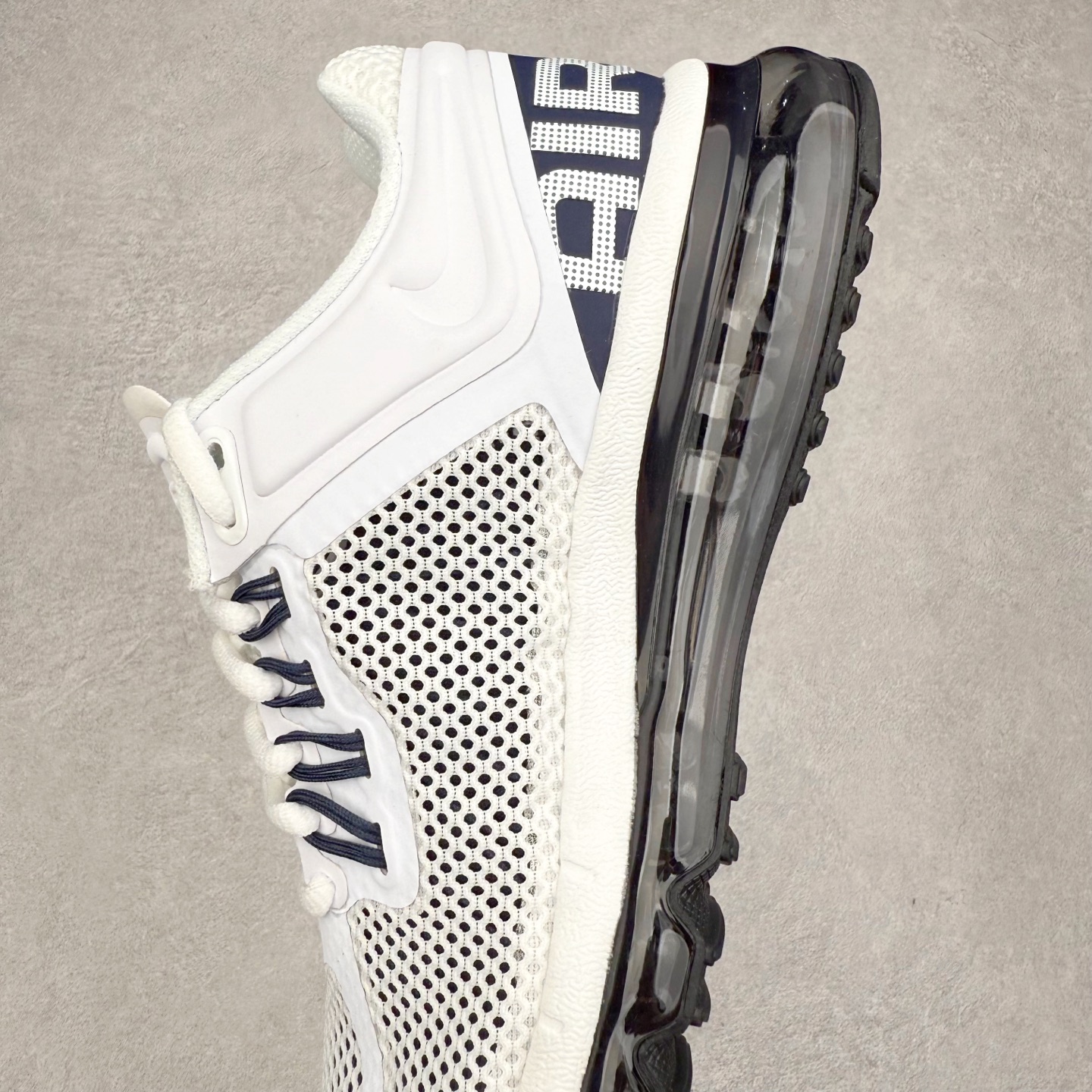 图片[7]-NK Air Max 2013 经典舒适时尚耐磨透气低帮气垫跑步鞋 HF3660-101 携时尚设计闪亮回归 出众有型 采用网眼布细节和运动风无缝覆面 助你保持清爽感受 塑就焕新造型 经典 Flywire 设计搭配经典全掌型 Max Air 缓震配置 缔造出众舒适感和支撑效果实拍调校N版已经零色差零失真 百分百还原实物色彩所见即所得 不存在货不对板色差等低级问题 选购参考实物拍摄 不混卖不参货 只用心做好货严格选品 承诺混一赔十 尺码：36 36.5 37.5 38 38.5 39 40 40.5 41 42 42.5 43 44 44.5 45 46-选品中心