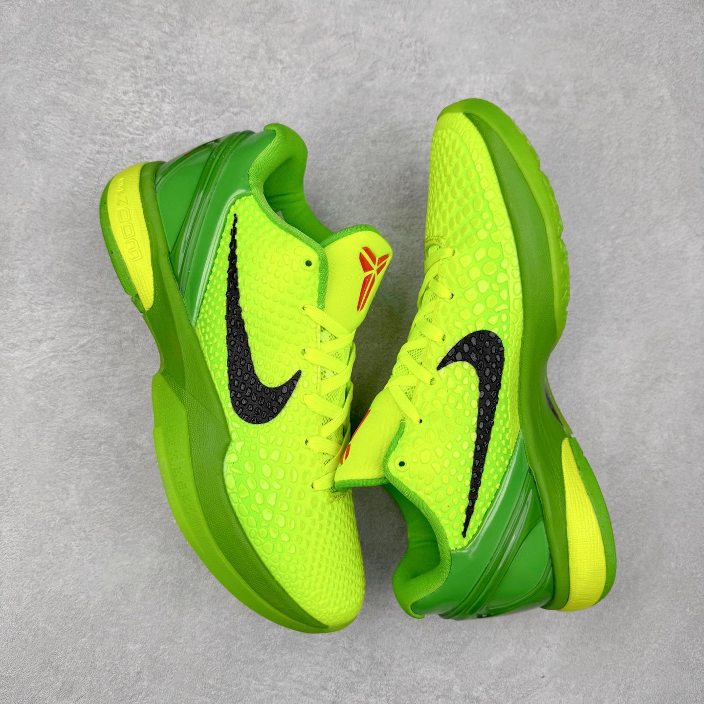 图片[3]-＃福利特价 NK Kobe 6 Protro 科比6代专业实战篮球鞋 采用了复合式的鞋面 内层为透气网面 中层加载Fly wire科技 而外层则用聚氨酯岛状结构塑造出非常逼真的蛇麟纹路 多层的鞋面结构带来了更好的透气性和更有针对性的保护 加入了双层记忆海绵鞋垫 可根据球员脚形自动调节以提高合脚度 使脚感更加柔软舒适 赋予球员非一般的球场舒适感受 实拍调校N版已经零色差零失真 百分百还原实物色彩所见即所得 不存在货不对板色差等低级问题 选购参考实物拍摄 不混卖不参货 只用心做好货严格选品 承诺混一赔十 尺码：36 36.5 37.5 38 38.5 39 40 40.5 41 42 42.5 43 44 44.5 45 46-选品中心