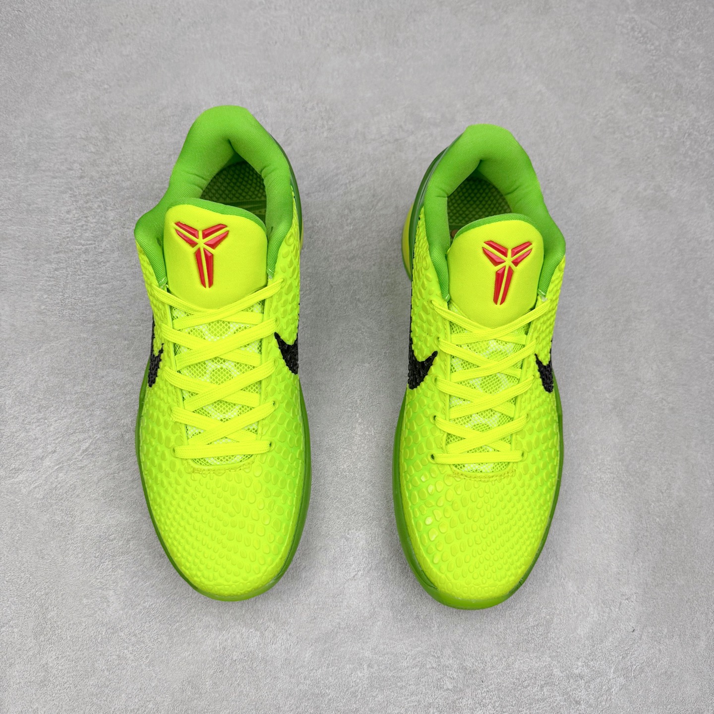 图片[2]-＃福利特价 NK Kobe 6 Protro 科比6代专业实战篮球鞋 采用了复合式的鞋面 内层为透气网面 中层加载Fly wire科技 而外层则用聚氨酯岛状结构塑造出非常逼真的蛇麟纹路 多层的鞋面结构带来了更好的透气性和更有针对性的保护 加入了双层记忆海绵鞋垫 可根据球员脚形自动调节以提高合脚度 使脚感更加柔软舒适 赋予球员非一般的球场舒适感受 实拍调校N版已经零色差零失真 百分百还原实物色彩所见即所得 不存在货不对板色差等低级问题 选购参考实物拍摄 不混卖不参货 只用心做好货严格选品 承诺混一赔十 尺码：36 36.5 37.5 38 38.5 39 40 40.5 41 42 42.5 43 44 44.5 45 46-选品中心