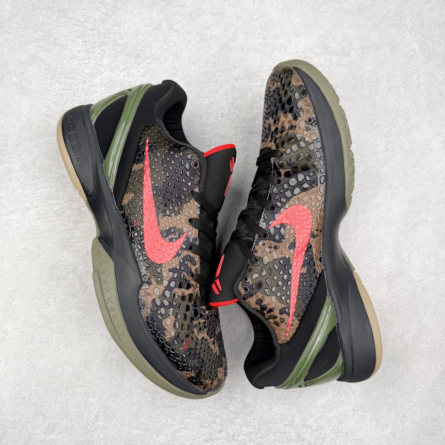 图片[3]-＃福利特价 NK Kobe 6 Protro 科比6代专业实战篮球鞋 采用了复合式的鞋面 内层为透气网面 中层加载Fly wire科技 而外层则用聚氨酯岛状结构塑造出非常逼真的蛇麟纹路 多层的鞋面结构带来了更好的透气性和更有针对性的保护 加入了双层记忆海绵鞋垫 可根据球员脚形自动调节以提高合脚度 使脚感更加柔软舒适 赋予球员非一般的球场舒适感受 实拍调校N版已经零色差零失真 百分百还原实物色彩所见即所得 不存在货不对板色差等低级问题 选购参考实物拍摄 不混卖不参货 只用心做好货严格选品 承诺混一赔十 尺码：36 36.5 37.5 38 38.5 39 40 40.5 41 42 42.5 43 44 44.5 45 46-选品中心