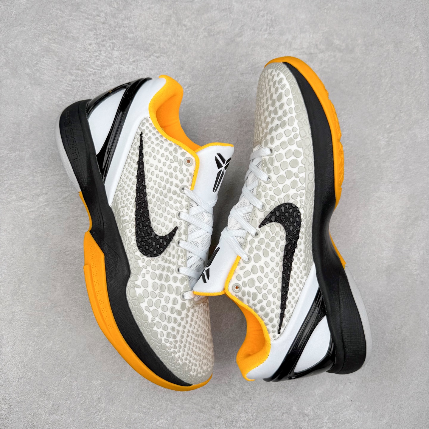 图片[3]-＃福利特价 NK Kobe 6 Protro 科比6代专业实战篮球鞋 采用了复合式的鞋面 内层为透气网面 中层加载Fly wire科技 而外层则用聚氨酯岛状结构塑造出非常逼真的蛇麟纹路 多层的鞋面结构带来了更好的透气性和更有针对性的保护 加入了双层记忆海绵鞋垫 可根据球员脚形自动调节以提高合脚度 使脚感更加柔软舒适 赋予球员非一般的球场舒适感受 实拍调校N版已经零色差零失真 百分百还原实物色彩所见即所得 不存在货不对板色差等低级问题 选购参考实物拍摄 不混卖不参货 只用心做好货严格选品 承诺混一赔十 尺码：36 36.5 37.5 38 38.5 39 40 40.5 41 42 42.5 43 44 44.5 45 46-选品中心