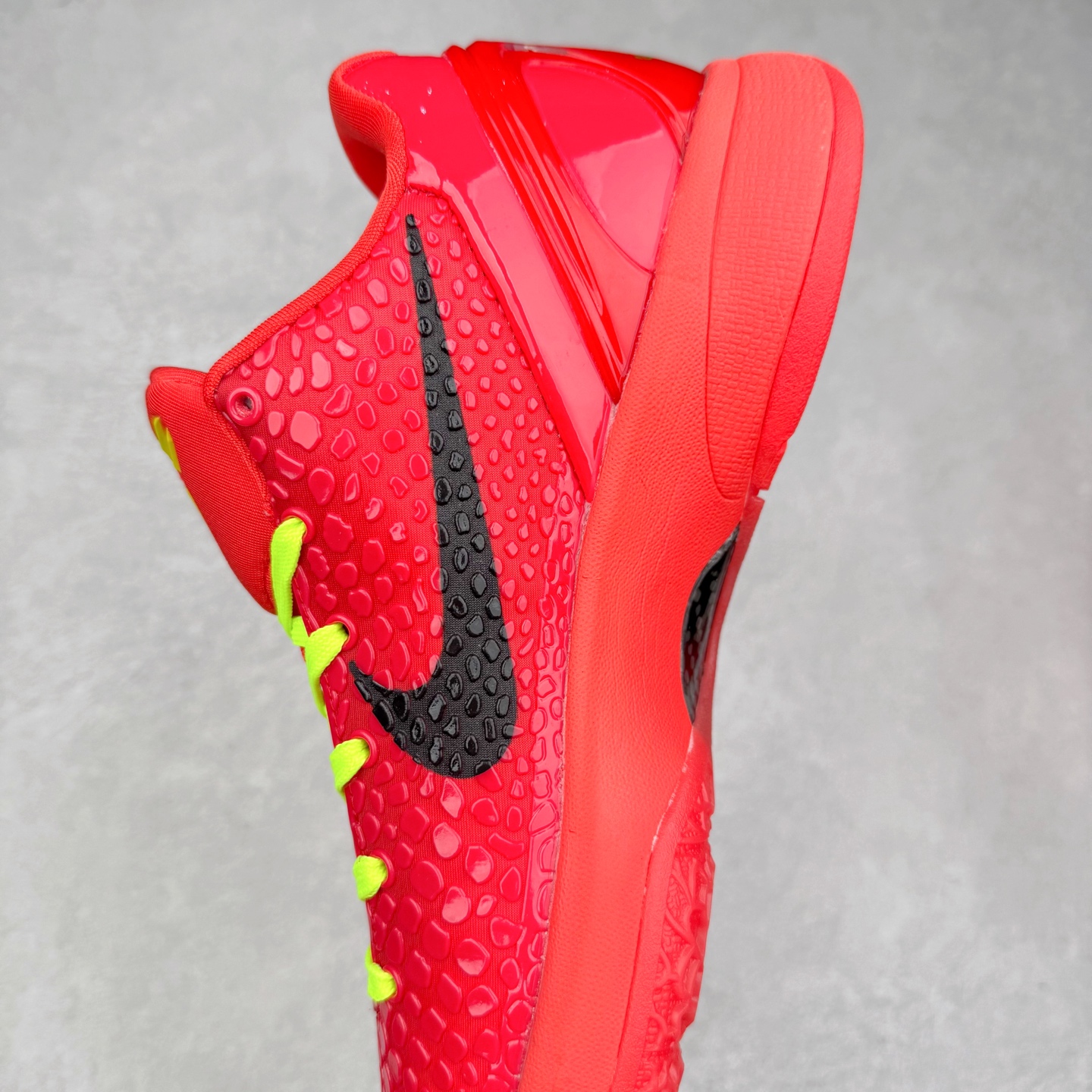 图片[7]-＃福利特价 NK Kobe 6 Protro 科比6代专业实战篮球鞋 采用了复合式的鞋面 内层为透气网面 中层加载Fly wire科技 而外层则用聚氨酯岛状结构塑造出非常逼真的蛇麟纹路 多层的鞋面结构带来了更好的透气性和更有针对性的保护 加入了双层记忆海绵鞋垫 可根据球员脚形自动调节以提高合脚度 使脚感更加柔软舒适 赋予球员非一般的球场舒适感受 实拍调校N版已经零色差零失真 百分百还原实物色彩所见即所得 不存在货不对板色差等低级问题 选购参考实物拍摄 不混卖不参货 只用心做好货严格选品 承诺混一赔十 尺码：36 36.5 37.5 38 38.5 39 40 40.5 41 42 42.5 43 44 44.5 45 46-选品中心