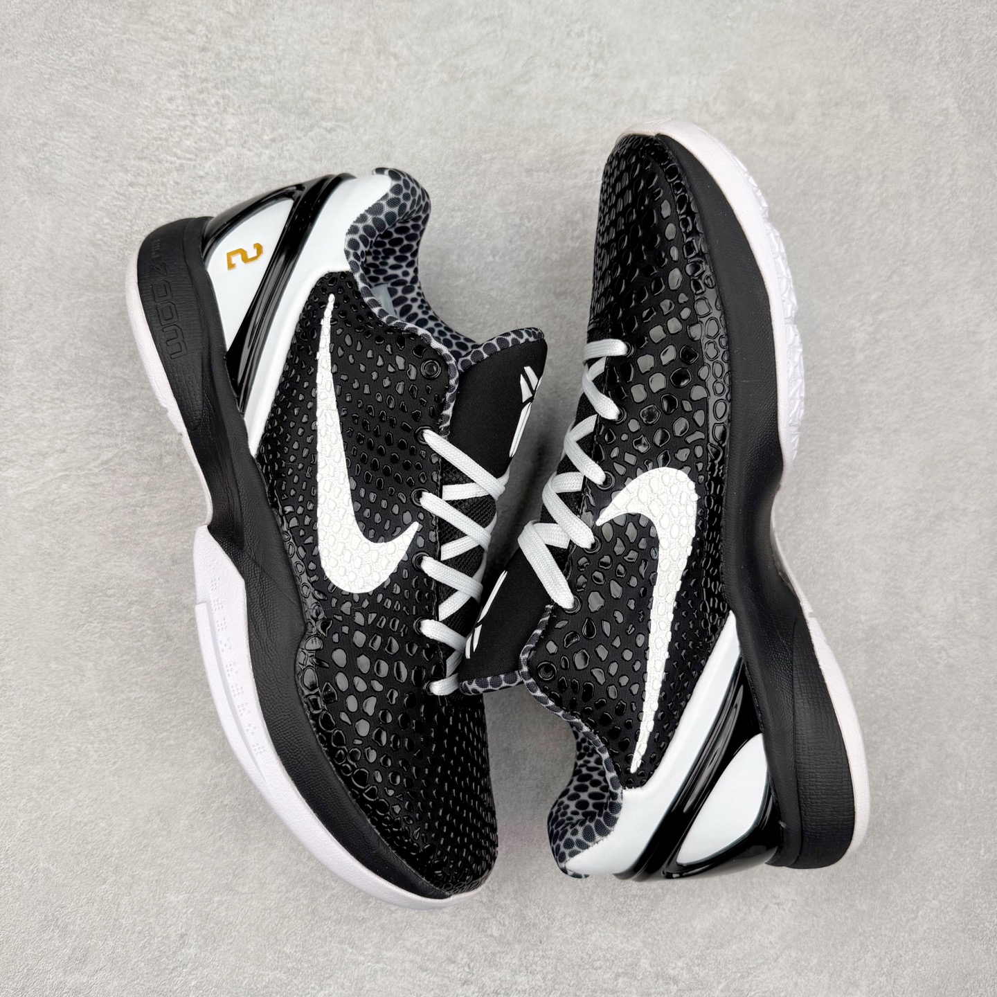 图片[3]-＃福利特价 NK Kobe 6 Protro 科比6代专业实战篮球鞋 采用了复合式的鞋面 内层为透气网面 中层加载Fly wire科技 而外层则用聚氨酯岛状结构塑造出非常逼真的蛇麟纹路 多层的鞋面结构带来了更好的透气性和更有针对性的保护 加入了双层记忆海绵鞋垫 可根据球员脚形自动调节以提高合脚度 使脚感更加柔软舒适 赋予球员非一般的球场舒适感受 实拍调校N版已经零色差零失真 百分百还原实物色彩所见即所得 不存在货不对板色差等低级问题 选购参考实物拍摄 不混卖不参货 只用心做好货严格选品 承诺混一赔十 尺码：36 36.5 37.5 38 38.5 39 40 40.5 41 42 42.5 43 44 44.5 45 46-选品中心