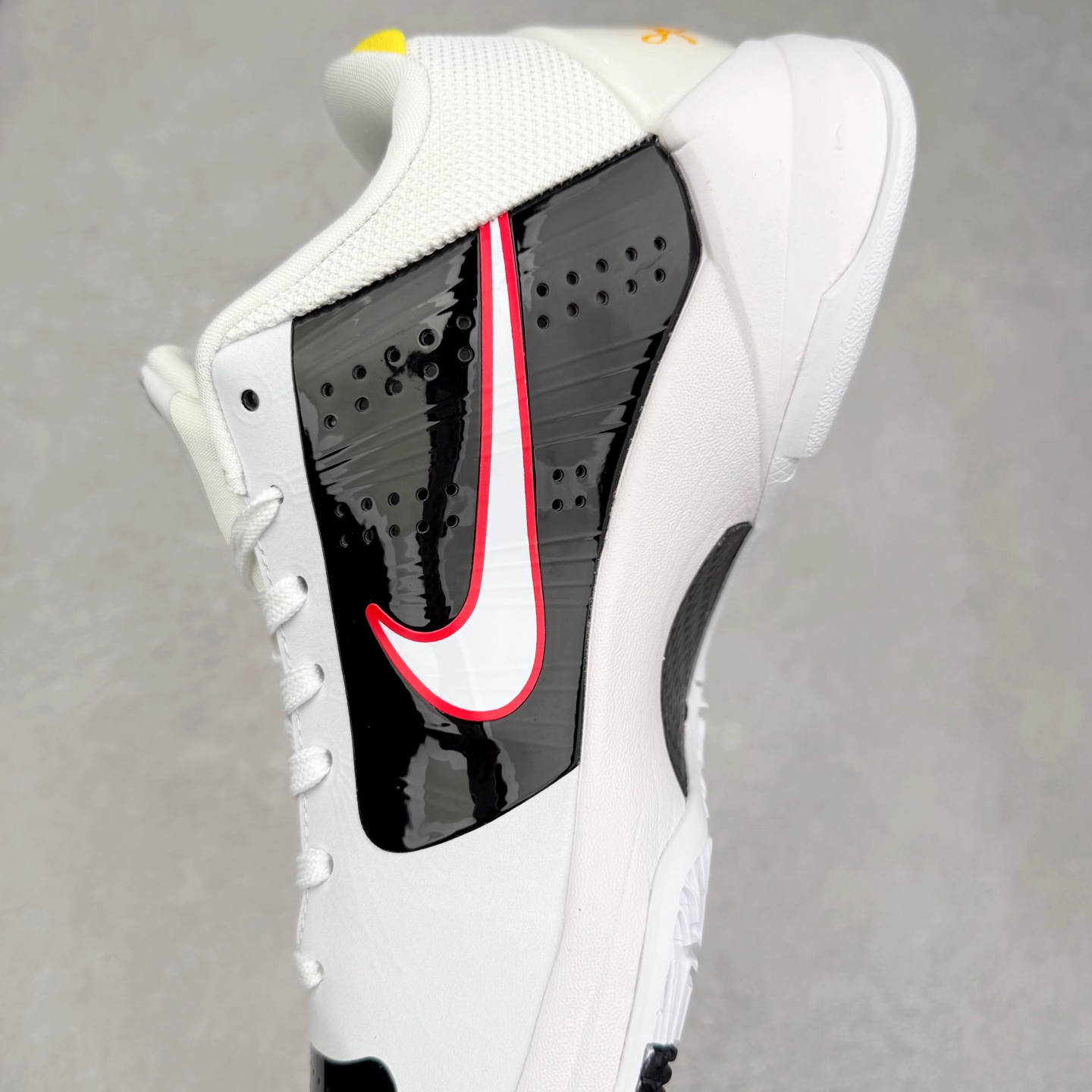 图片[7]-＃福利特价 NK Kobe 5 Protro 科比5代专业实战篮球鞋 采用了复合式的鞋面 内层为透气网面 中层加载Fly wire科技 而外层则用聚氨酯岛状结构塑造出非常逼真的蛇麟纹路 多层的鞋面结构带来了更好的透气性和更有针对性的保护 加入了双层记忆海绵鞋垫 可根据球员脚形自动调节以提高合脚度 使脚感更加柔软舒适 赋予球员非一般的球场舒适感受 实拍调校N版已经零色差零失真 百分百还原实物色彩所见即所得 不存在货不对板色差等低级问题 选购参考实物拍摄 不混卖不参货 只用心做好货严格选品 承诺混一赔十 尺码：36 36.5 37.5 38 38.5 39 40 40.5 41 42 42.5 43 44 44.5 45 46-选品中心