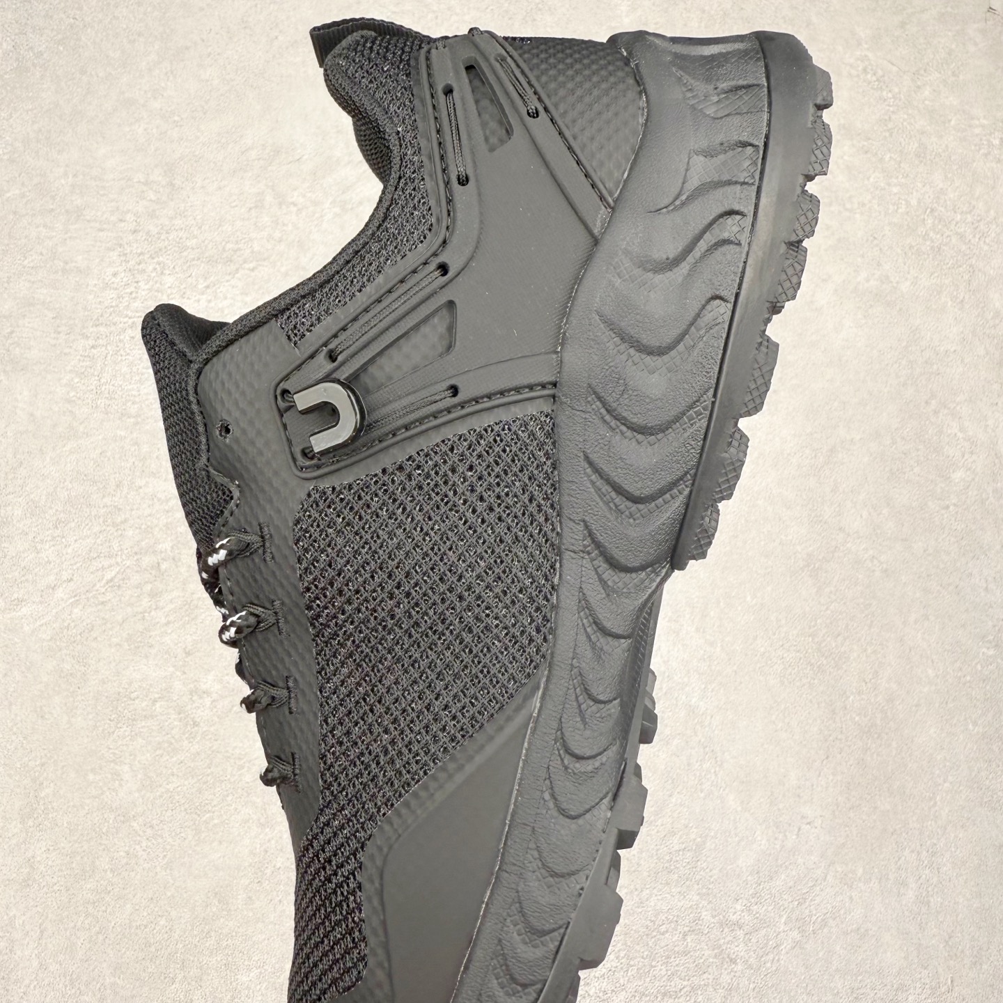 图片[7]-KEEN NXIS EVO 舒适防滑耐磨低帮徒步鞋 KEEN恳因—诞生于2003年的美国人气户外品牌，以一双“保护脚趾”且能涉足水域的户外凉鞋NEWPORT诞生为契机，开启原创制鞋之路。KEEN相信，天空之下即是户外，因为户外不一定是极具挑战性的独自冒险，也可以是与朋友、家人和宠物一同分享外面的世界。同时，KEEN从诞生之初便始终贯彻环保制鞋的理念，不断创造出优秀的原创奇履。脚踏实地，致力向善。我们想和世界产生更多交集为世界减少更多负担，和你趣户外、趣做自己、趣环保让地球和生活都变得更美好。实拍调校N版已经零色差零失真 百分百还原实物色彩所见即所得 不存在货不对板色差等低级问题 选购参考实物拍摄 不混卖不参货 只用心做好货严格选品 承诺混一赔十 尺码：36 36.5 37.5 38 38.5 39 40 40.5 41 42 42.5 43 44 44.5 45-选品中心