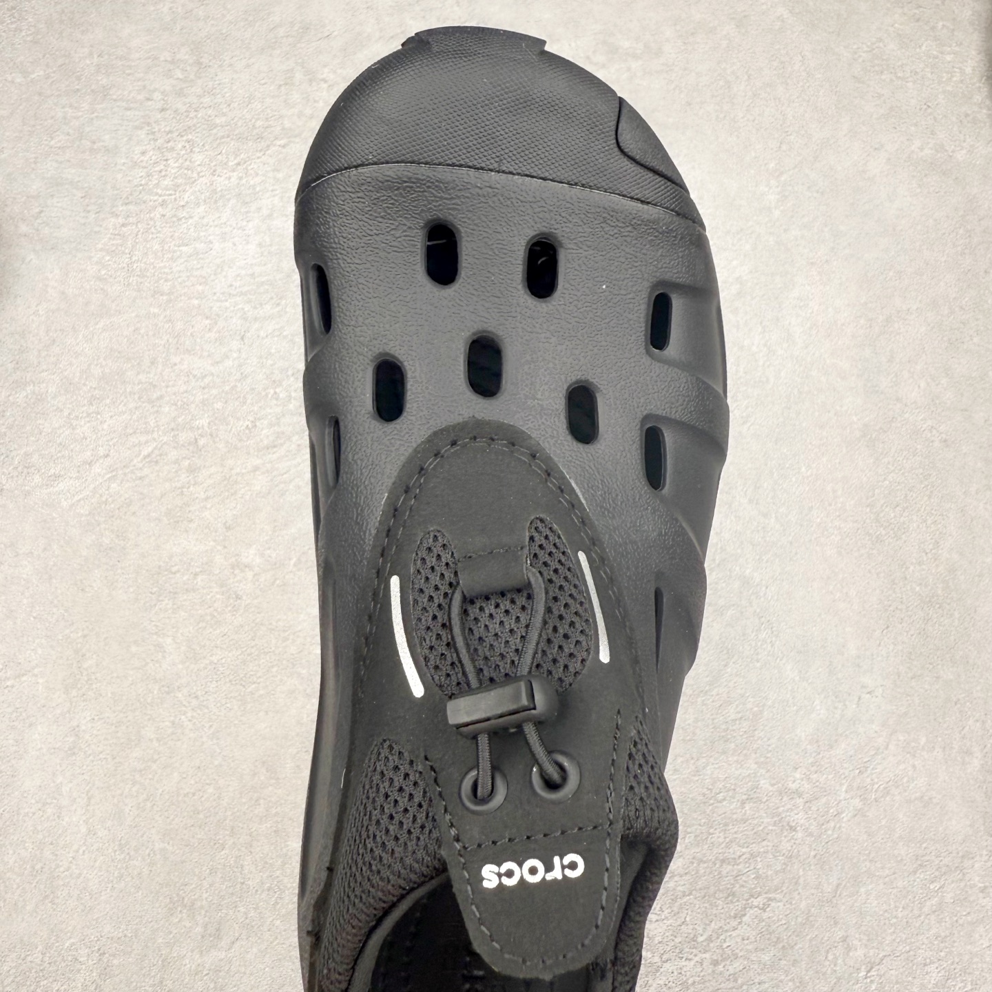图片[4]-Crocs Quick Trail 卡骆驰舒适百搭轻便耐磨沙滩凉鞋 Crocs（卡骆驰）是全球创新休闲男、女、童鞋的出色品牌。Crocs秉承核心的塑模鞋履工艺，推出了适宜四季的丰富休闲鞋品。所有Crocs鞋款均采用Croslite材料制造，这项技术令每一双鞋都具有柔软、舒适、轻便、无痕的出色品质，而这也是每个Crocs拥有者所了解和钟爱的。实拍调校N版已经零色差零失真 百分百还原实物色彩所见即所得 不存在货不对板色差等低级问题 选购参考实物拍摄 不混卖不参货 只用心做好货严格选品 承诺混一赔十 尺码：36 36.5 37.5 38 38.5 39 40 40.5 41 42 42.5 43 44 44.5 45-选品中心
