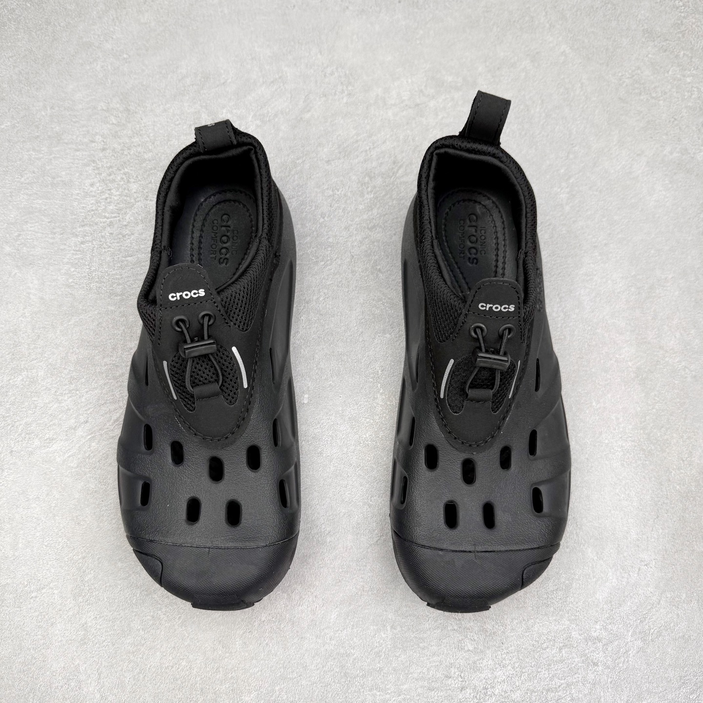 图片[2]-Crocs Quick Trail 卡骆驰舒适百搭轻便耐磨沙滩凉鞋 Crocs（卡骆驰）是全球创新休闲男、女、童鞋的出色品牌。Crocs秉承核心的塑模鞋履工艺，推出了适宜四季的丰富休闲鞋品。所有Crocs鞋款均采用Croslite材料制造，这项技术令每一双鞋都具有柔软、舒适、轻便、无痕的出色品质，而这也是每个Crocs拥有者所了解和钟爱的。实拍调校N版已经零色差零失真 百分百还原实物色彩所见即所得 不存在货不对板色差等低级问题 选购参考实物拍摄 不混卖不参货 只用心做好货严格选品 承诺混一赔十 尺码：36 36.5 37.5 38 38.5 39 40 40.5 41 42 42.5 43 44 44.5 45-选品中心