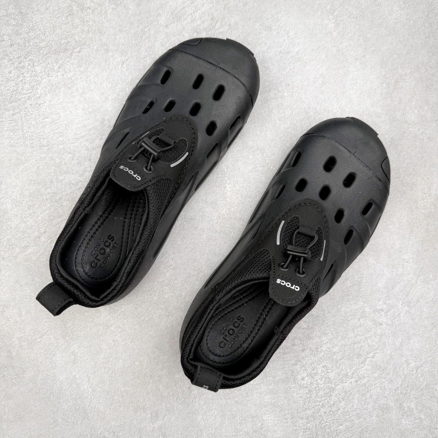 图片[3]-Crocs Quick Trail 卡骆驰舒适百搭轻便耐磨沙滩凉鞋 Crocs（卡骆驰）是全球创新休闲男、女、童鞋的出色品牌。Crocs秉承核心的塑模鞋履工艺，推出了适宜四季的丰富休闲鞋品。所有Crocs鞋款均采用Croslite材料制造，这项技术令每一双鞋都具有柔软、舒适、轻便、无痕的出色品质，而这也是每个Crocs拥有者所了解和钟爱的。实拍调校N版已经零色差零失真 百分百还原实物色彩所见即所得 不存在货不对板色差等低级问题 选购参考实物拍摄 不混卖不参货 只用心做好货严格选品 承诺混一赔十 尺码：36 36.5 37.5 38 38.5 39 40 40.5 41 42 42.5 43 44 44.5 45-选品中心