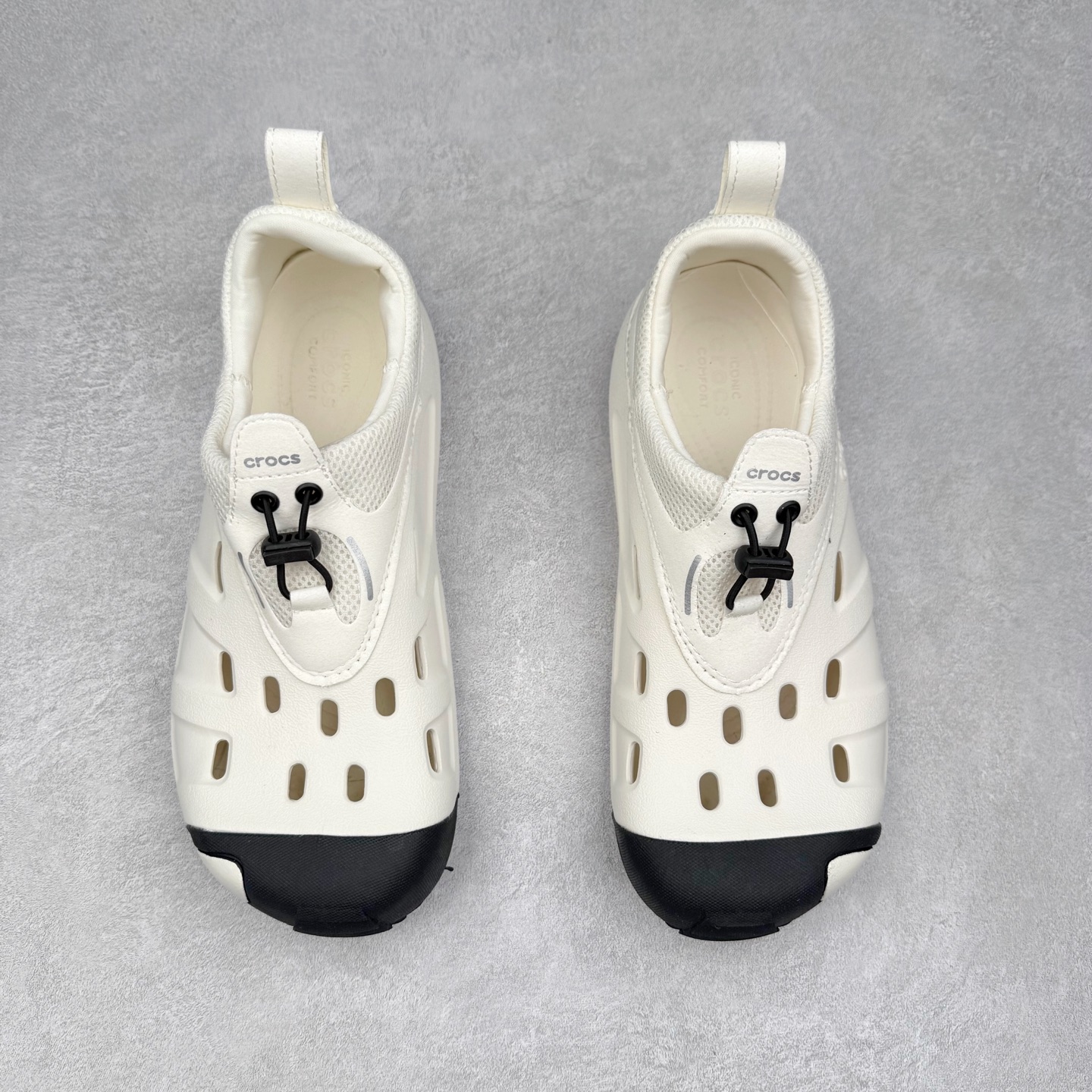 图片[2]-Crocs Quick Trail 卡骆驰舒适百搭轻便耐磨沙滩凉鞋 Crocs（卡骆驰）是全球创新休闲男、女、童鞋的出色品牌。Crocs秉承核心的塑模鞋履工艺，推出了适宜四季的丰富休闲鞋品。所有Crocs鞋款均采用Croslite材料制造，这项技术令每一双鞋都具有柔软、舒适、轻便、无痕的出色品质，而这也是每个Crocs拥有者所了解和钟爱的。实拍调校N版已经零色差零失真 百分百还原实物色彩所见即所得 不存在货不对板色差等低级问题 选购参考实物拍摄 不混卖不参货 只用心做好货严格选品 承诺混一赔十 尺码：36 36.5 37.5 38 38.5 39 40 40.5 41 42 42.5 43 44 44.5 45-选品中心