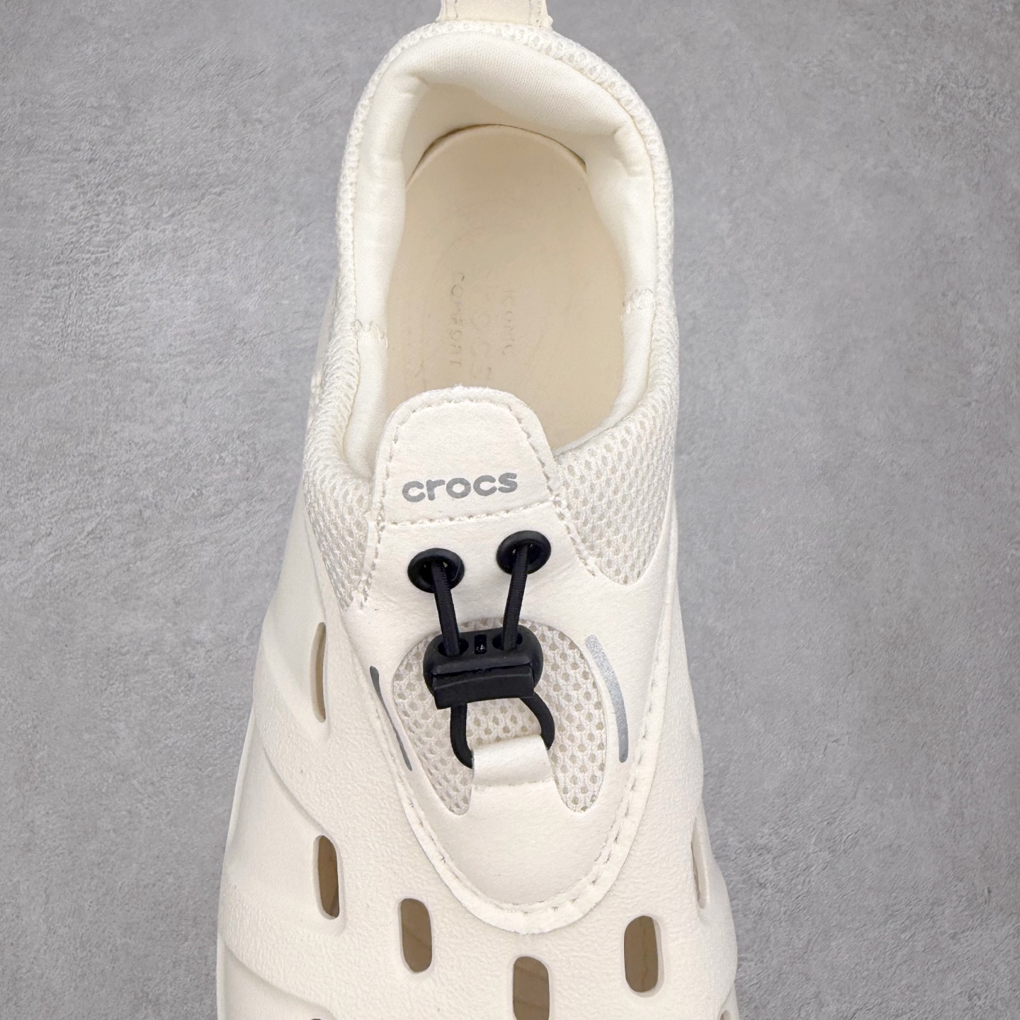 图片[5]-Crocs Quick Trail 卡骆驰舒适百搭轻便耐磨沙滩凉鞋 Crocs（卡骆驰）是全球创新休闲男、女、童鞋的出色品牌。Crocs秉承核心的塑模鞋履工艺，推出了适宜四季的丰富休闲鞋品。所有Crocs鞋款均采用Croslite材料制造，这项技术令每一双鞋都具有柔软、舒适、轻便、无痕的出色品质，而这也是每个Crocs拥有者所了解和钟爱的。实拍调校N版已经零色差零失真 百分百还原实物色彩所见即所得 不存在货不对板色差等低级问题 选购参考实物拍摄 不混卖不参货 只用心做好货严格选品 承诺混一赔十 尺码：36 36.5 37.5 38 38.5 39 40 40.5 41 42 42.5 43 44 44.5 45-选品中心