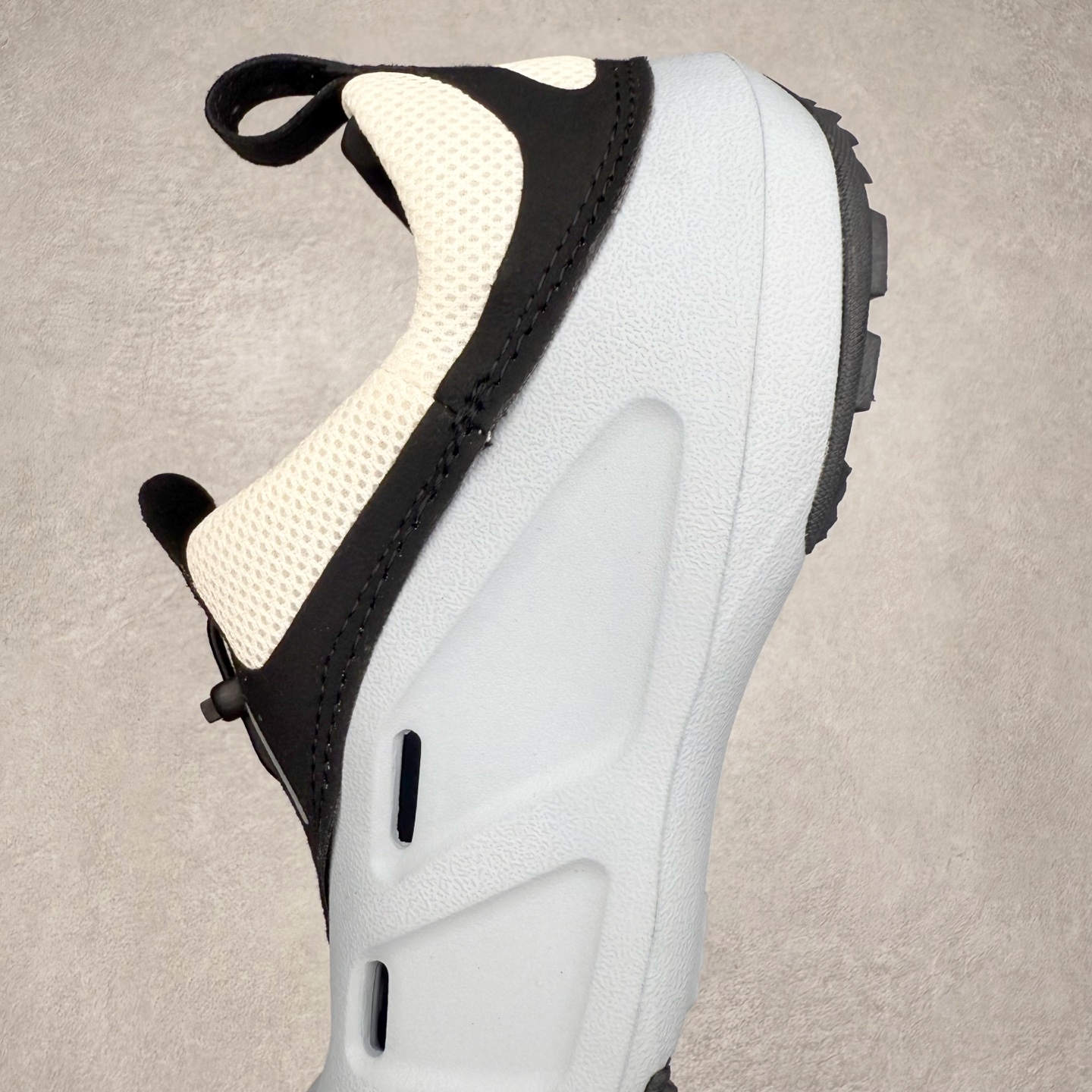 图片[7]-Crocs Quick Trail 卡骆驰舒适百搭轻便耐磨沙滩凉鞋 Crocs（卡骆驰）是全球创新休闲男、女、童鞋的出色品牌。Crocs秉承核心的塑模鞋履工艺，推出了适宜四季的丰富休闲鞋品。所有Crocs鞋款均采用Croslite材料制造，这项技术令每一双鞋都具有柔软、舒适、轻便、无痕的出色品质，而这也是每个Crocs拥有者所了解和钟爱的。实拍调校N版已经零色差零失真 百分百还原实物色彩所见即所得 不存在货不对板色差等低级问题 选购参考实物拍摄 不混卖不参货 只用心做好货严格选品 承诺混一赔十 尺码：36 36.5 37.5 38 38.5 39 40 40.5 41 42 42.5 43 44 44.5 45-选品中心