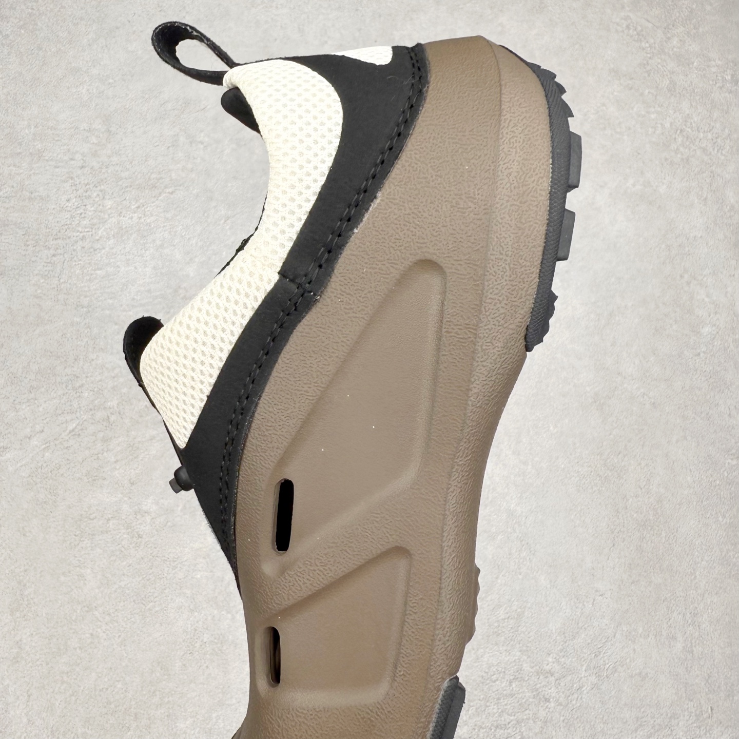 图片[7]-Crocs Quick Trail 卡骆驰舒适百搭轻便耐磨沙滩凉鞋 Crocs（卡骆驰）是全球创新休闲男、女、童鞋的出色品牌。Crocs秉承核心的塑模鞋履工艺，推出了适宜四季的丰富休闲鞋品。所有Crocs鞋款均采用Croslite材料制造，这项技术令每一双鞋都具有柔软、舒适、轻便、无痕的出色品质，而这也是每个Crocs拥有者所了解和钟爱的。实拍调校N版已经零色差零失真 百分百还原实物色彩所见即所得 不存在货不对板色差等低级问题 选购参考实物拍摄 不混卖不参货 只用心做好货严格选品 承诺混一赔十 尺码：36 36.5 37.5 38 38.5 39 40 40.5 41 42 42.5 43 44 44.5 45-选品中心