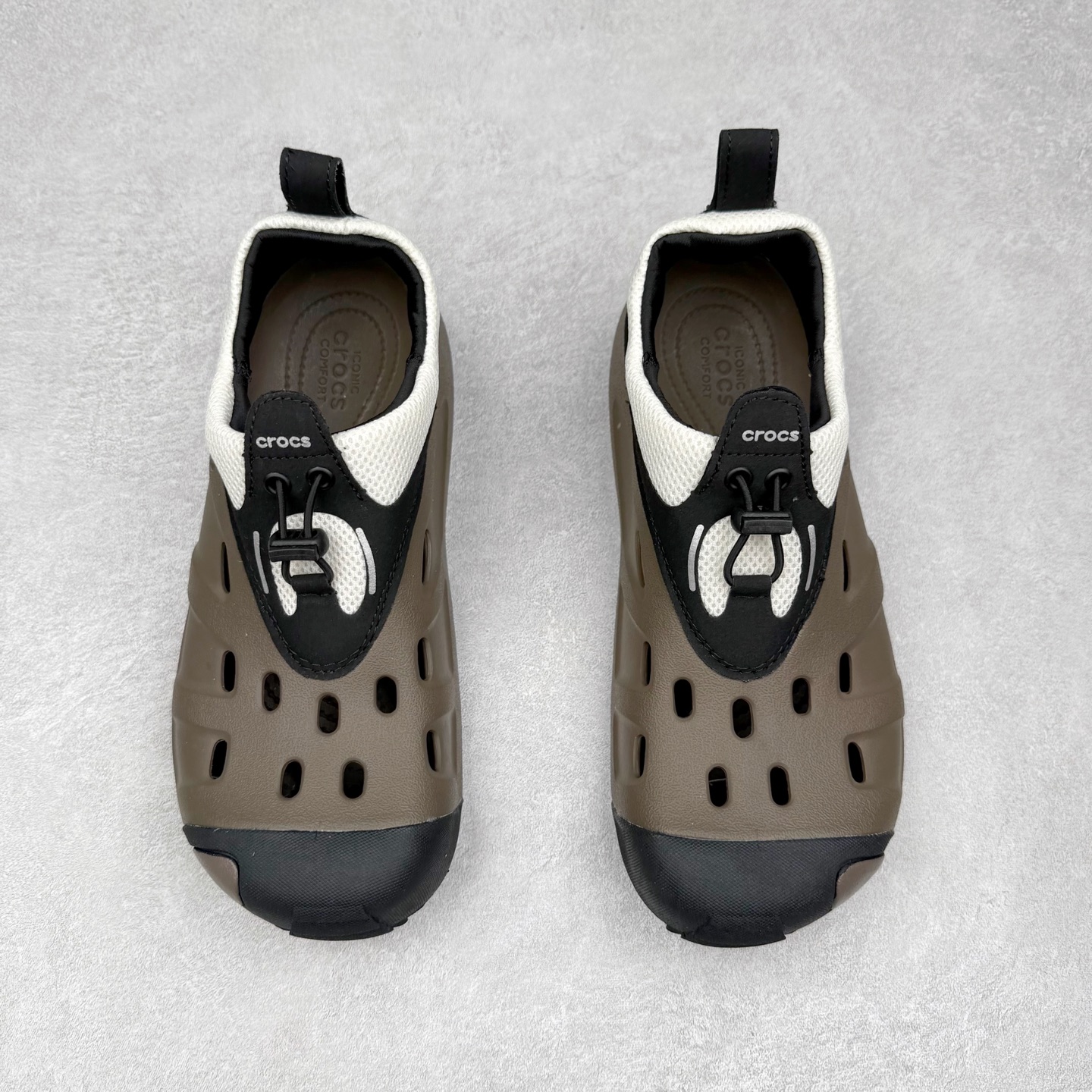 图片[2]-Crocs Quick Trail 卡骆驰舒适百搭轻便耐磨沙滩凉鞋 Crocs（卡骆驰）是全球创新休闲男、女、童鞋的出色品牌。Crocs秉承核心的塑模鞋履工艺，推出了适宜四季的丰富休闲鞋品。所有Crocs鞋款均采用Croslite材料制造，这项技术令每一双鞋都具有柔软、舒适、轻便、无痕的出色品质，而这也是每个Crocs拥有者所了解和钟爱的。实拍调校N版已经零色差零失真 百分百还原实物色彩所见即所得 不存在货不对板色差等低级问题 选购参考实物拍摄 不混卖不参货 只用心做好货严格选品 承诺混一赔十 尺码：36 36.5 37.5 38 38.5 39 40 40.5 41 42 42.5 43 44 44.5 45-选品中心