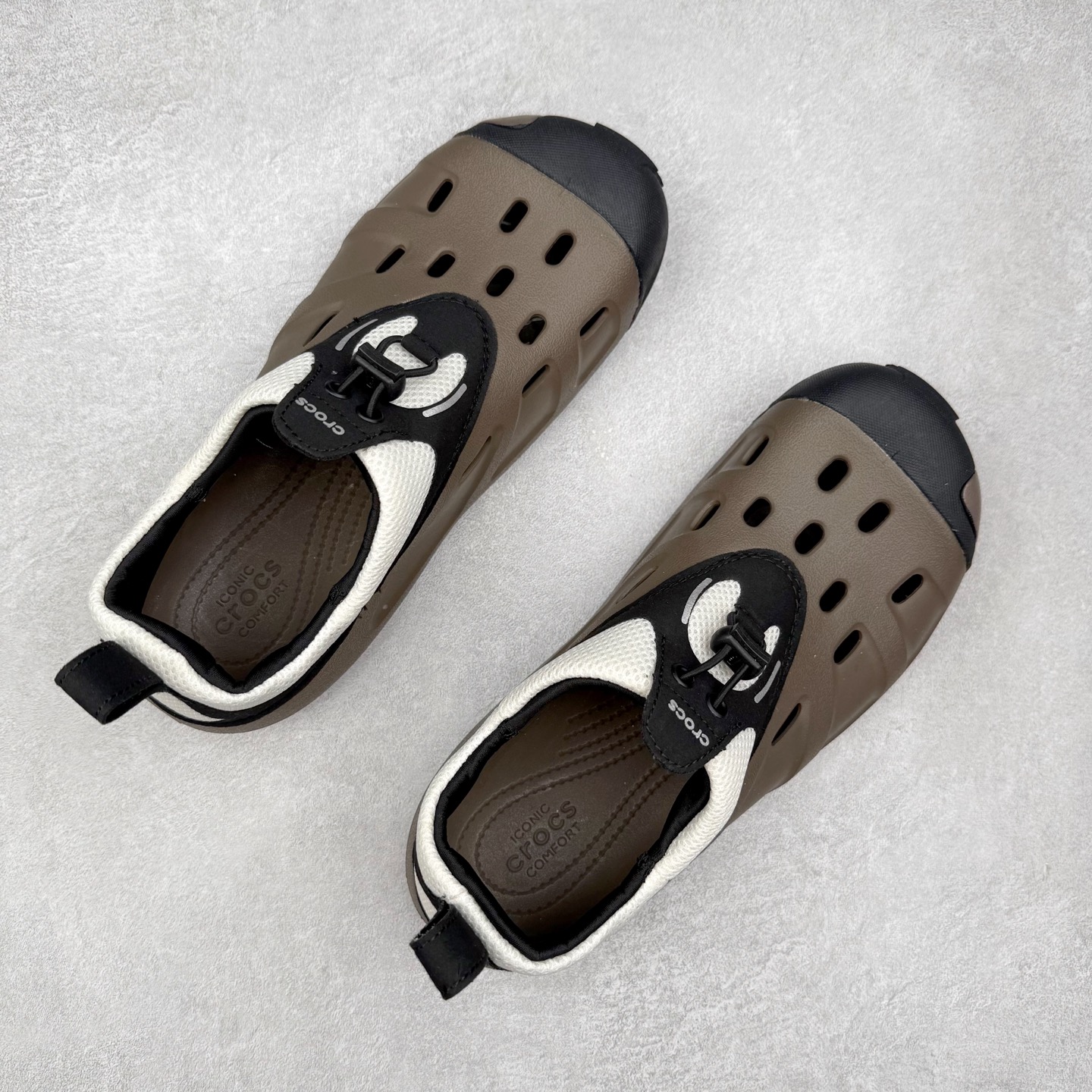 图片[3]-Crocs Quick Trail 卡骆驰舒适百搭轻便耐磨沙滩凉鞋 Crocs（卡骆驰）是全球创新休闲男、女、童鞋的出色品牌。Crocs秉承核心的塑模鞋履工艺，推出了适宜四季的丰富休闲鞋品。所有Crocs鞋款均采用Croslite材料制造，这项技术令每一双鞋都具有柔软、舒适、轻便、无痕的出色品质，而这也是每个Crocs拥有者所了解和钟爱的。实拍调校N版已经零色差零失真 百分百还原实物色彩所见即所得 不存在货不对板色差等低级问题 选购参考实物拍摄 不混卖不参货 只用心做好货严格选品 承诺混一赔十 尺码：36 36.5 37.5 38 38.5 39 40 40.5 41 42 42.5 43 44 44.5 45-选品中心