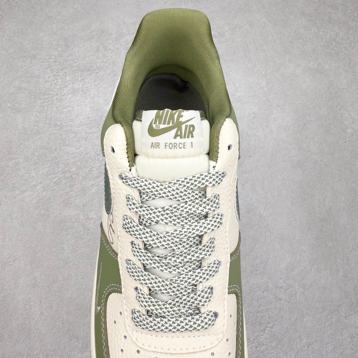 图片[4]-NK Air Force 1´07 Low 空军一号低帮百搭休闲运动板鞋 KK1988-094 柔软、弹性十足的缓震性能和出色的中底设计 横跨复古与现代的外型结合 造就出风靡全球 三十多年的Force 1 直到今天还深受青睐 实拍调校N版已经零色差零失真 百分百还原实物色彩所见即所得 不存在货不对板色差等低级问题 选购参考实物拍摄 不混卖不参货 只用心做好货严格选品 承诺混一赔十 尺码：36 36.5 37.5 38 38.5 39 40 40.5 41 42 42.5 43 44 44.5 45-选品中心