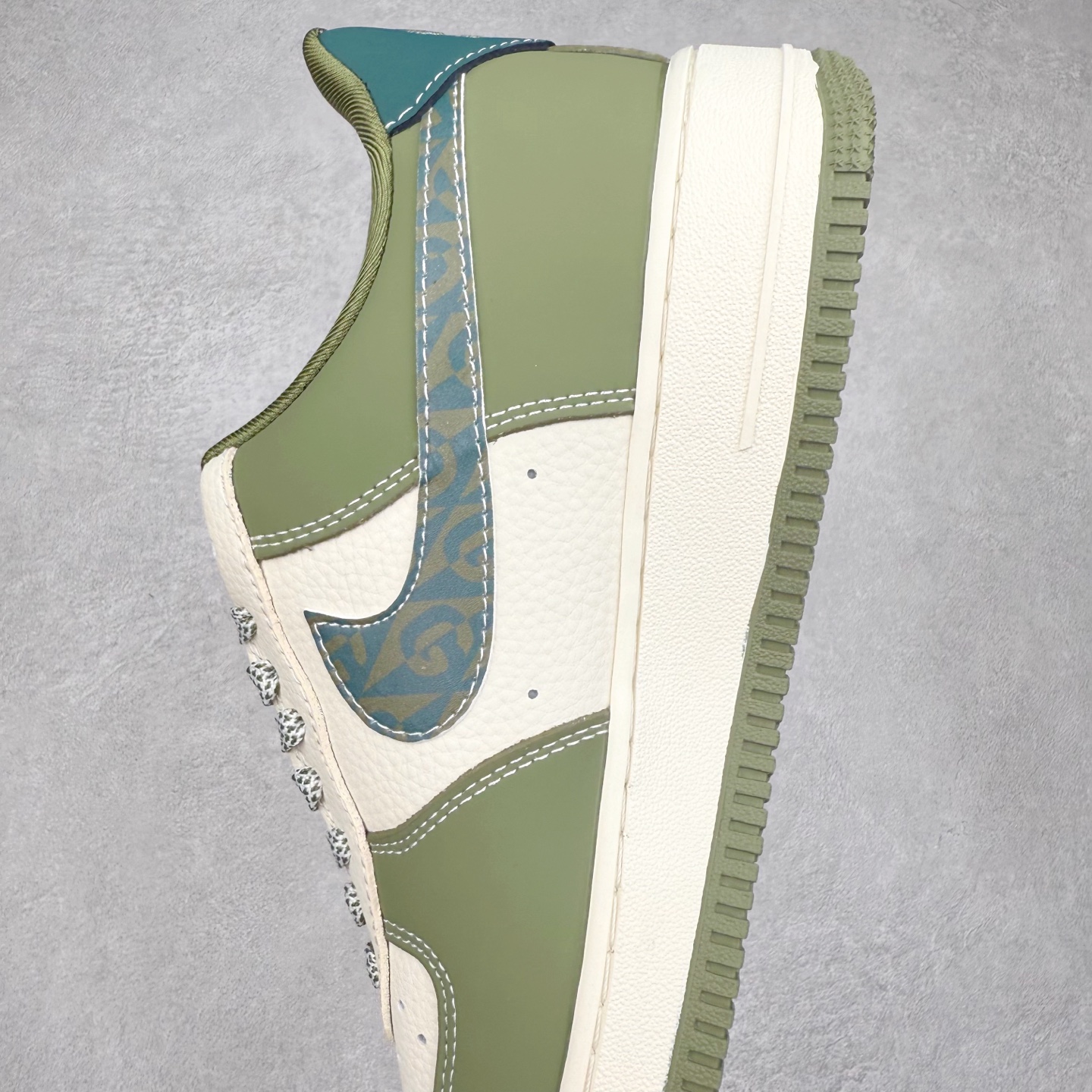 图片[7]-NK Air Force 1´07 Low 空军一号低帮百搭休闲运动板鞋 KK1988-094 柔软、弹性十足的缓震性能和出色的中底设计 横跨复古与现代的外型结合 造就出风靡全球 三十多年的Force 1 直到今天还深受青睐 实拍调校N版已经零色差零失真 百分百还原实物色彩所见即所得 不存在货不对板色差等低级问题 选购参考实物拍摄 不混卖不参货 只用心做好货严格选品 承诺混一赔十 尺码：36 36.5 37.5 38 38.5 39 40 40.5 41 42 42.5 43 44 44.5 45-选品中心