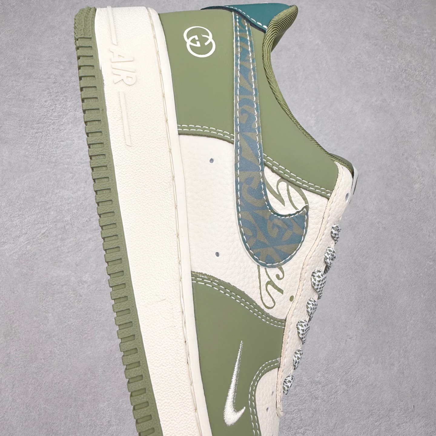 图片[6]-NK Air Force 1´07 Low 空军一号低帮百搭休闲运动板鞋 KK1988-094 柔软、弹性十足的缓震性能和出色的中底设计 横跨复古与现代的外型结合 造就出风靡全球 三十多年的Force 1 直到今天还深受青睐 实拍调校N版已经零色差零失真 百分百还原实物色彩所见即所得 不存在货不对板色差等低级问题 选购参考实物拍摄 不混卖不参货 只用心做好货严格选品 承诺混一赔十 尺码：36 36.5 37.5 38 38.5 39 40 40.5 41 42 42.5 43 44 44.5 45-选品中心