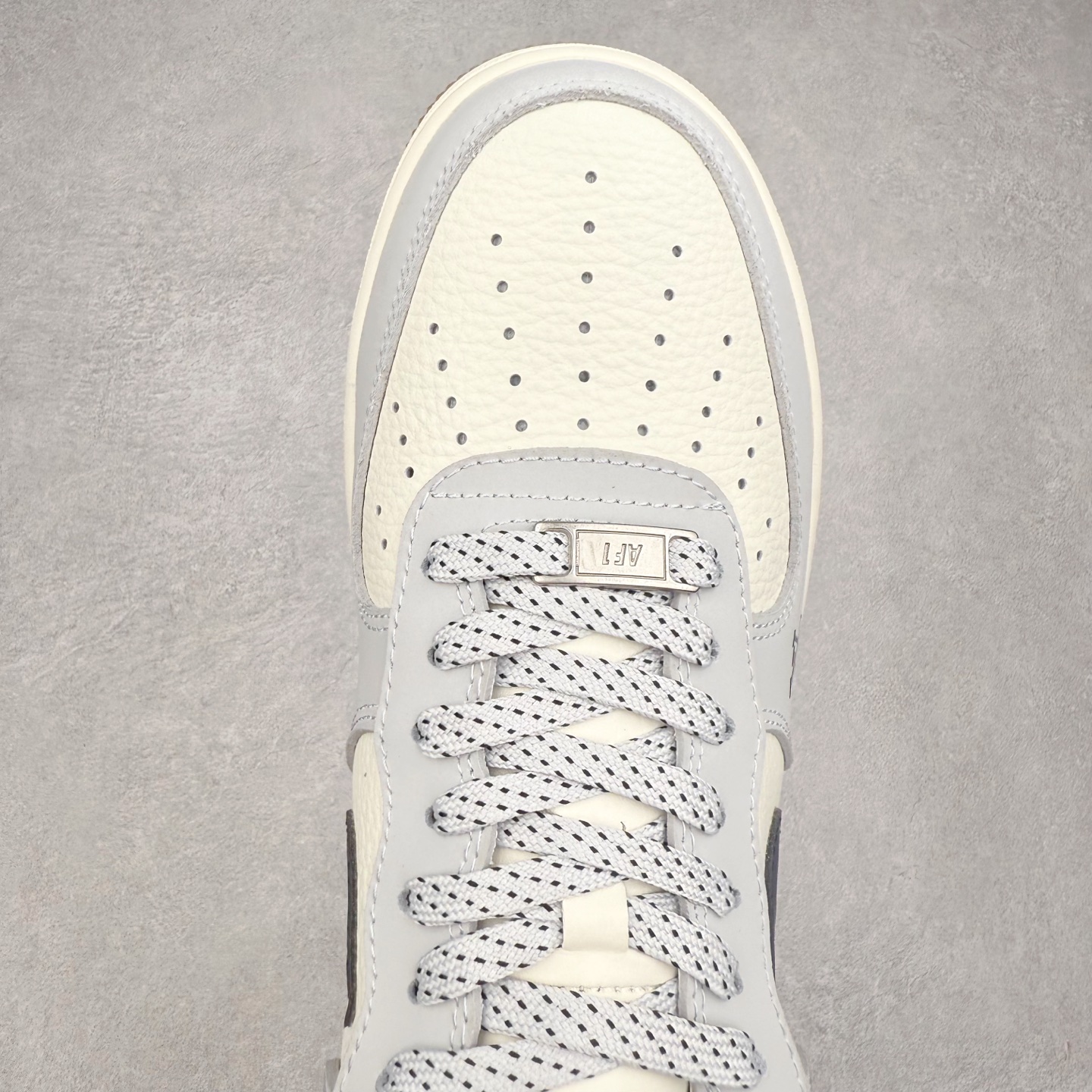 图片[4]-NK Air Force 1´07 Low 空军一号低帮百搭休闲运动板鞋 LW9279-020 柔软、弹性十足的缓震性能和出色的中底设计 横跨复古与现代的外型结合 造就出风靡全球 三十多年的Force 1 直到今天还深受青睐 实拍调校N版已经零色差零失真 百分百还原实物色彩所见即所得 不存在货不对板色差等低级问题 选购参考实物拍摄 不混卖不参货 只用心做好货严格选品 承诺混一赔十 尺码：36 36.5 37.5 38 38.5 39 40 40.5 41 42 42.5 43 44 44.5 45-选品中心