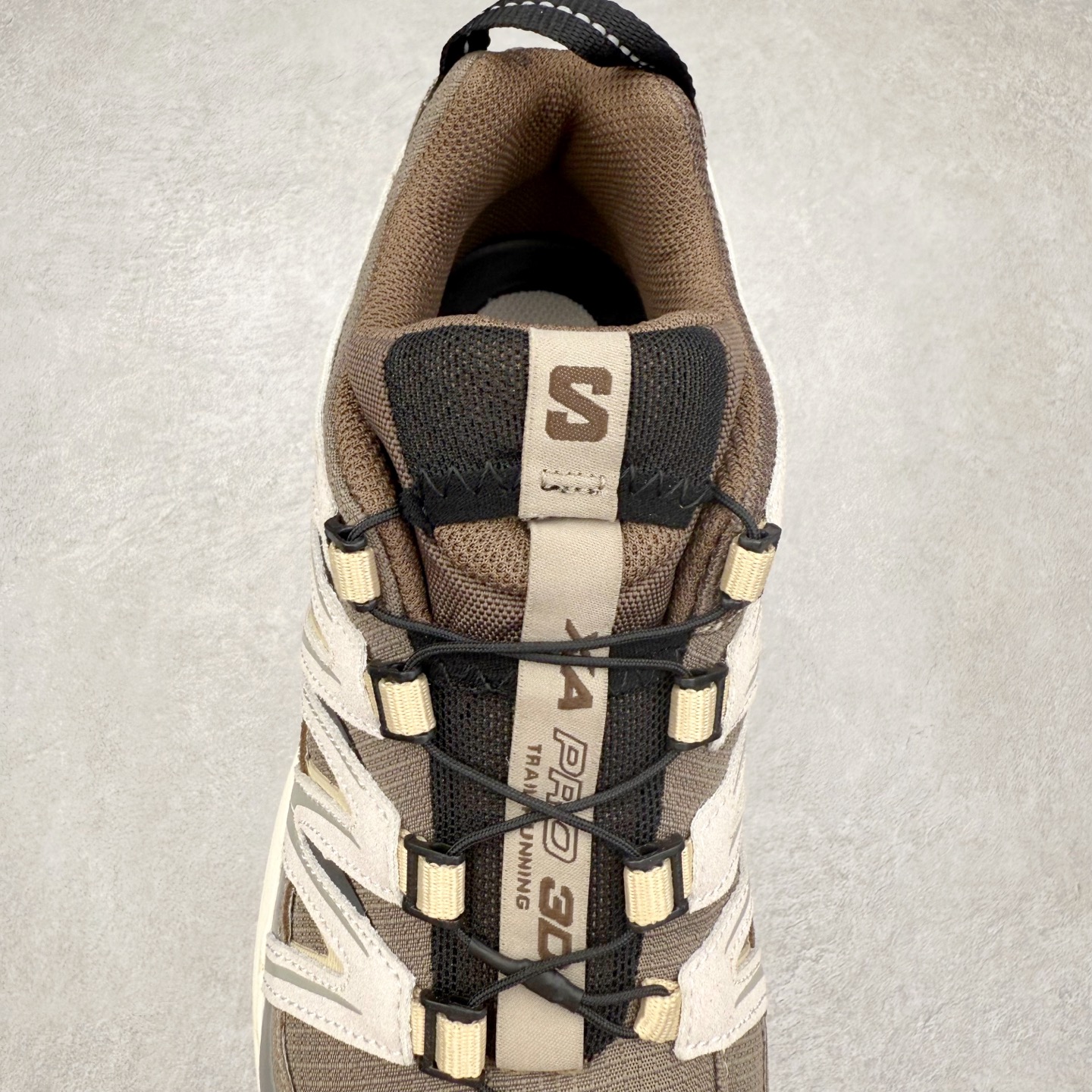 图片[5]-＃C版 SALOMON XA Pro 3D ADV 萨洛蒙潮流越野机能户外功能鞋 纯原外贸平台特供订单 耗时半年巨作 全套原纸板楦头开发 原厂特供网布配套加持 确保原汁原味 完美呈现版型 原档数据独家私模五层组合大底 原装Ortholite轻量化鞋垫 中底布带钢印编号 原厂TPU锁扣 进口港宝加持 后跟自然饱满 还原公司包裹性 鞋面采用SENSIFT贴合技术 全方位贴合包裹脚型 鞋跟部鞋底牵引设计 提供强大的抓地性能 更适应野外崎岖不平的道路 其3D ADVANCED CHASSIS底盘 材料轻量大化 钉齿设计更具稳定性 防护性 鞋底易磨损区运用CONTAGRIP高耐磨材料 应对城市硬质路面长距离跑考验 尺码：36 36.5 37.5 38 38.5 39 40 40.5 41 42 42.5 43 44 44.5 45-选品中心