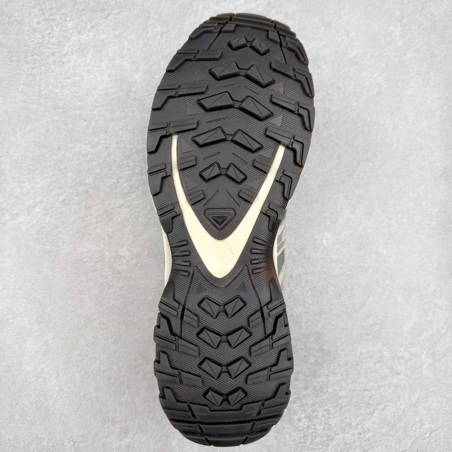 图片[9]-＃C版 SALOMON XA Pro 3D ADV 萨洛蒙潮流越野机能户外功能鞋 纯原外贸平台特供订单 耗时半年巨作 全套原纸板楦头开发 原厂特供网布配套加持 确保原汁原味 完美呈现版型 原档数据独家私模五层组合大底 原装Ortholite轻量化鞋垫 中底布带钢印编号 原厂TPU锁扣 进口港宝加持 后跟自然饱满 还原公司包裹性 鞋面采用SENSIFT贴合技术 全方位贴合包裹脚型 鞋跟部鞋底牵引设计 提供强大的抓地性能 更适应野外崎岖不平的道路 其3D ADVANCED CHASSIS底盘 材料轻量大化 钉齿设计更具稳定性 防护性 鞋底易磨损区运用CONTAGRIP高耐磨材料 应对城市硬质路面长距离跑考验 尺码：36 36.5 37.5 38 38.5 39 40 40.5 41 42 42.5 43 44 44.5 45-选品中心