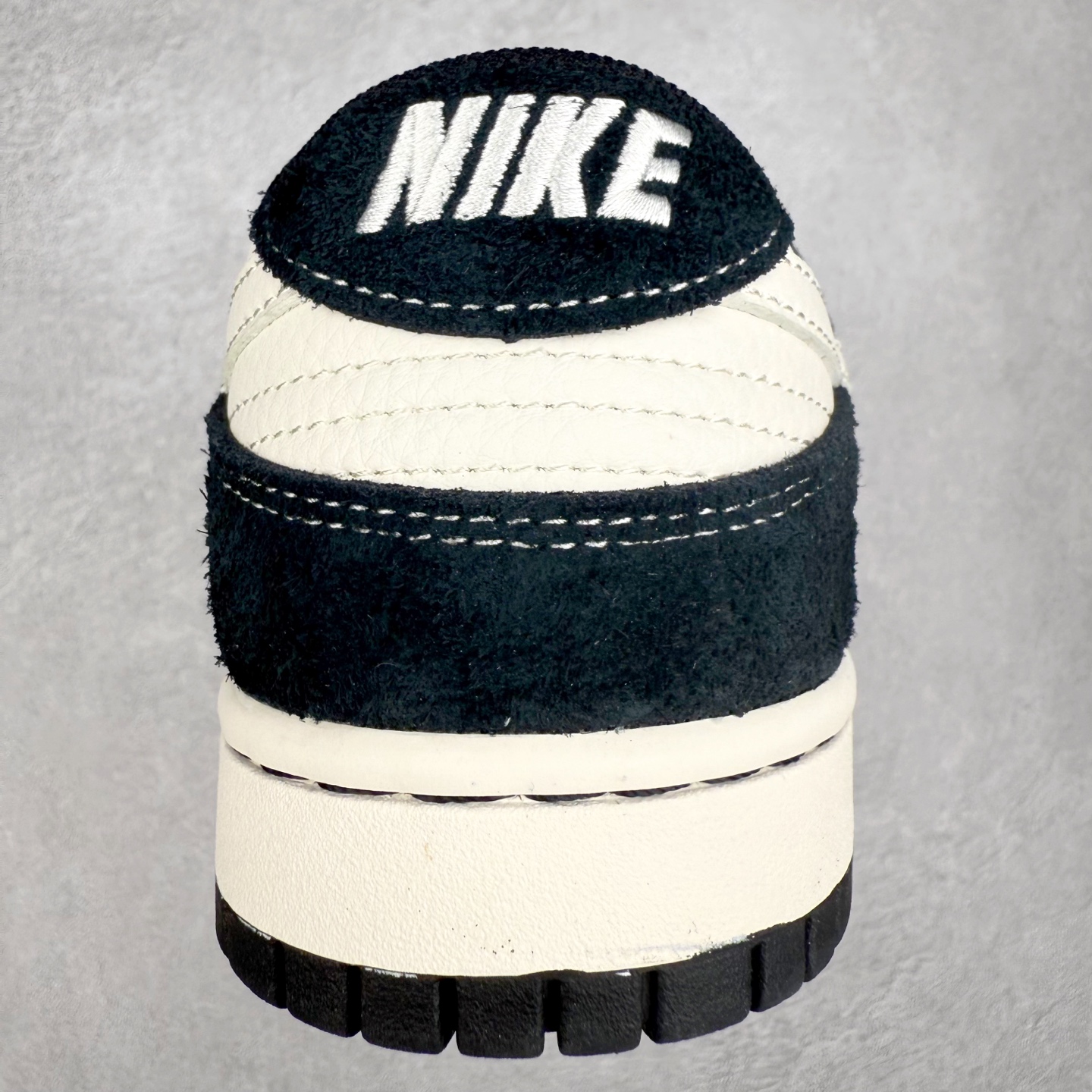 图片[8]-NK Dunk Low 定制配色 XY1688-017 大厂出品 极力推荐 原装头层材料 独家版型蒸餾加工帶來的是更好的视觉和脚感体验大厂纯原品质出货 清洁度 电绣工艺 皮料切割干净无任何毛边 细节完美 实拍调校N版已经零色差零失真 百分百还原实物色彩所见即所得 不存在货不对板色差等低级问题 选购参考实物拍摄 不混卖不参货 只用心做好货严格选品 承诺混一赔十 尺码：36 36.5 37.5 38 38.5 39 40 40.5 41 42 42.5 43 44 44.5 45-选品中心