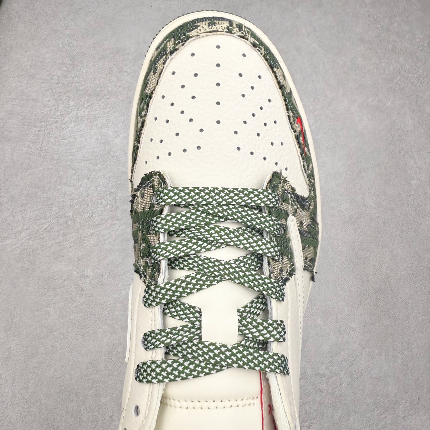 图片[4]-TS x Air Jordan AJ1 Low 倒钩低帮联名定制配色 XY2688-114 原厂内置气垫魔块 A模大底 头层小牛皮 鞋舌AJ原厂专用牛津布+AJ专用反口珍珠布+原厂无杂质高弹内里海棉+特殊封边弹力鞋带 实拍调校N版已经零色差零失真 百分百还原实物色彩所见即所得 不存在货不对板色差等低级问题 选购参考实物拍摄 不混卖不参货 只用心做好货严格选品 承诺混一赔十 尺码：36 36.5 37.5 38 38.5 39 40 40.5 41 42 42.5 43 44 44.5 45-选品中心