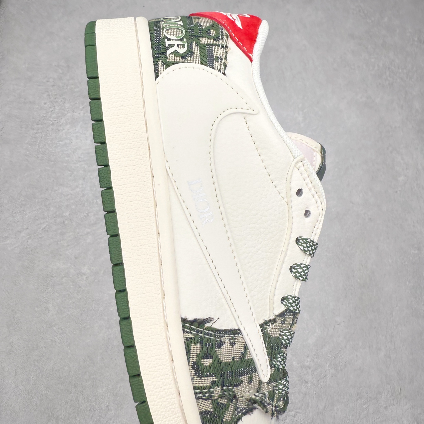 图片[6]-TS x Air Jordan AJ1 Low 倒钩低帮联名定制配色 XY2688-114 原厂内置气垫魔块 A模大底 头层小牛皮 鞋舌AJ原厂专用牛津布+AJ专用反口珍珠布+原厂无杂质高弹内里海棉+特殊封边弹力鞋带 实拍调校N版已经零色差零失真 百分百还原实物色彩所见即所得 不存在货不对板色差等低级问题 选购参考实物拍摄 不混卖不参货 只用心做好货严格选品 承诺混一赔十 尺码：36 36.5 37.5 38 38.5 39 40 40.5 41 42 42.5 43 44 44.5 45-选品中心