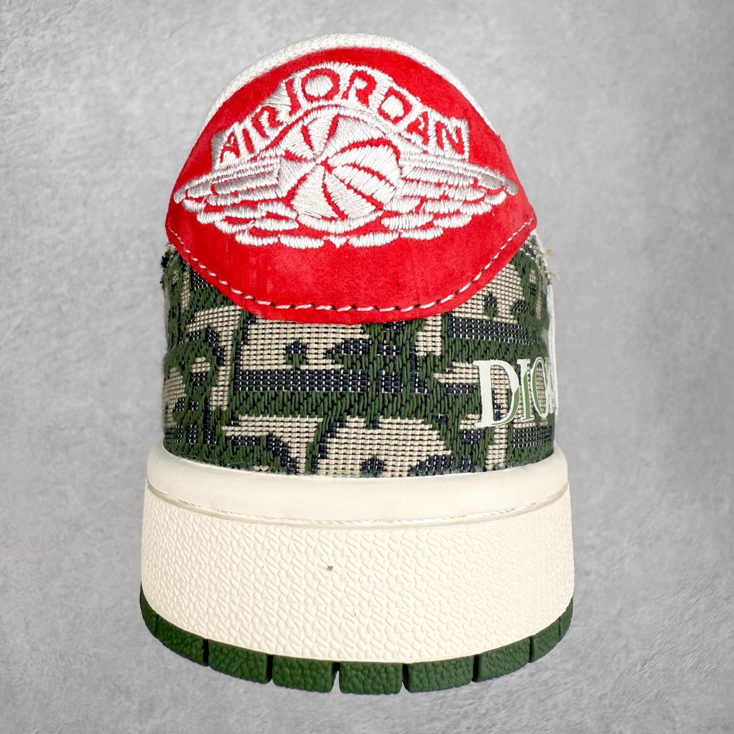 图片[8]-TS x Air Jordan AJ1 Low 倒钩低帮联名定制配色 XY2688-114 原厂内置气垫魔块 A模大底 头层小牛皮 鞋舌AJ原厂专用牛津布+AJ专用反口珍珠布+原厂无杂质高弹内里海棉+特殊封边弹力鞋带 实拍调校N版已经零色差零失真 百分百还原实物色彩所见即所得 不存在货不对板色差等低级问题 选购参考实物拍摄 不混卖不参货 只用心做好货严格选品 承诺混一赔十 尺码：36 36.5 37.5 38 38.5 39 40 40.5 41 42 42.5 43 44 44.5 45-选品中心