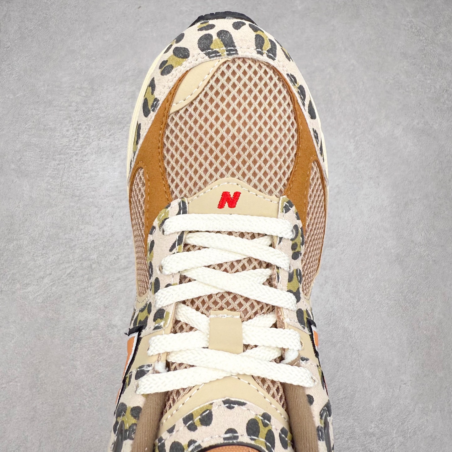 图片[4]-New Balance 2002R NB2002 男女休闲慢跑鞋 必备的时髦单品之一 最新出的2002R系列 这款延续了经典科技 升级版N-ERGY缓震物料机能与材质上脚太舒适了 鞋面的柔软麂皮搭配尼龙网布 特别透气而且还复古感 不管是搭配牛仔裤还工装裤都是百搭！小红书众多博主上脚推荐！尺码：36 36.5 37.5 38 38.5 39.5 40 40.5 41 42 42.5 43 44 45-选品中心