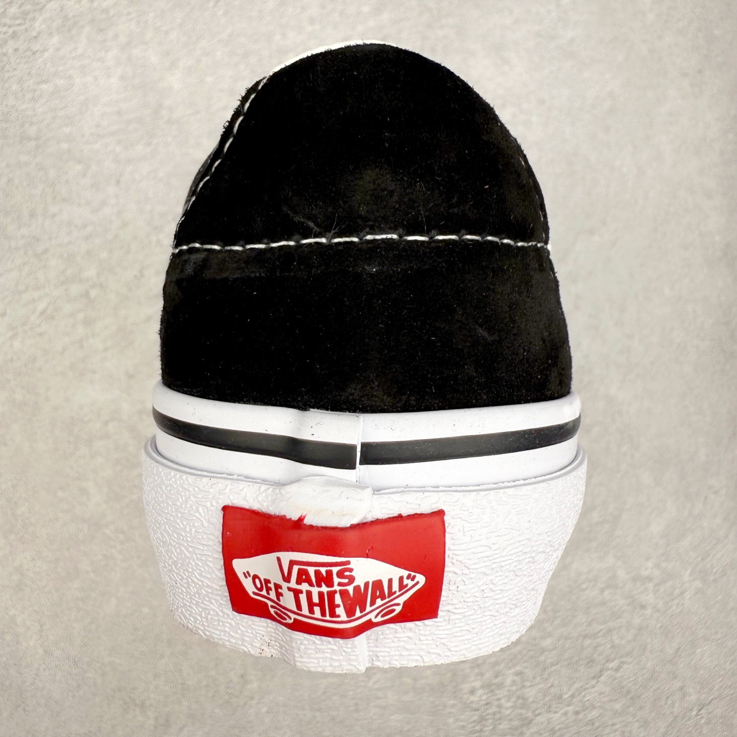 图片[8]-Vans Sk8-Low 米白 范斯复古休闲硫化帆布鞋 该鞋款以白线勾勒出整体造型 鞋面采用帆布搭配麂皮材质 米白鞋身搭配橘色织唛标点缀 清新淡雅上脚百搭 尺码：35 36 36.5 37 38 38.5 39 40 40.5 41 42 42.5 43 44-选品中心