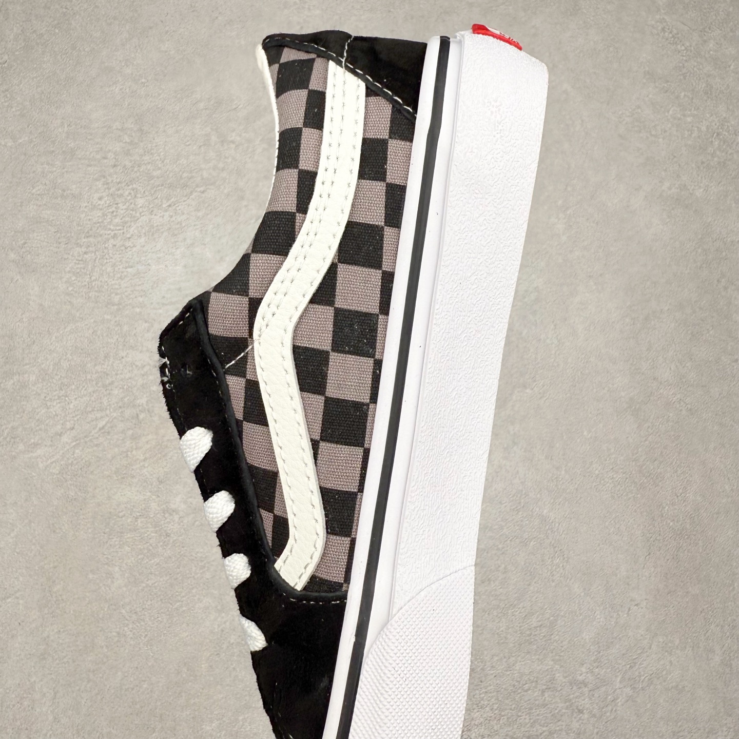 图片[7]-Vans Sk8-Low 米白 范斯复古休闲硫化帆布鞋 该鞋款以白线勾勒出整体造型 鞋面采用帆布搭配麂皮材质 米白鞋身搭配橘色织唛标点缀 清新淡雅上脚百搭 尺码：35 36 36.5 37 38 38.5 39 40 40.5 41 42 42.5 43 44-选品中心