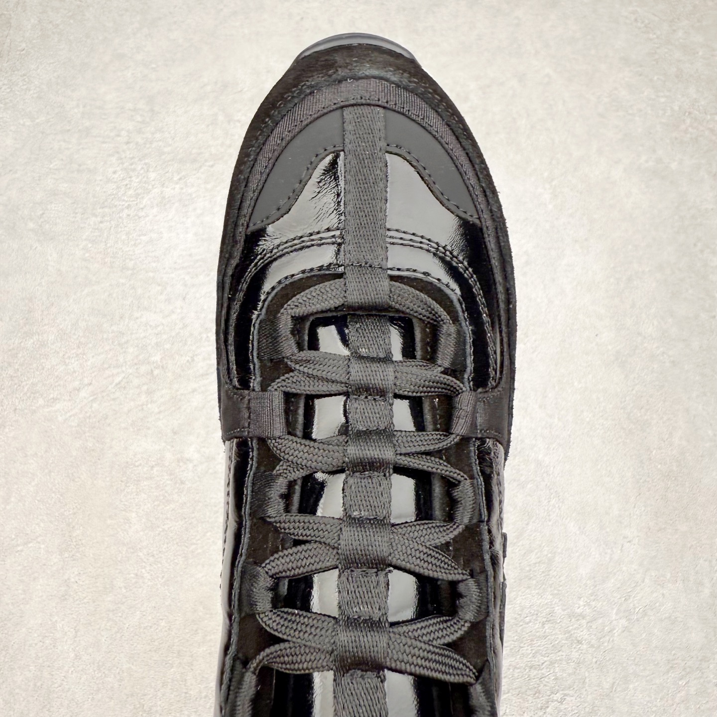 图片[4]-Chanel香奈儿 25ss 春夏新款专柜顶级休闲款运动鞋 这款经典设计 鞋面多种工艺电绣的风格；大底却时尚运动；不平凡的拥入了多种配色元素多元化混搭非常好看百搭，休闲，时尚，运动，户外都能兼顾 鞋面采用： 原版进口高丝光牛反绒+进口混种羊皮 内里采用： 原版进口透气网 大底：原版独家开模+TPU组合大底 尺码：35-40-选品中心