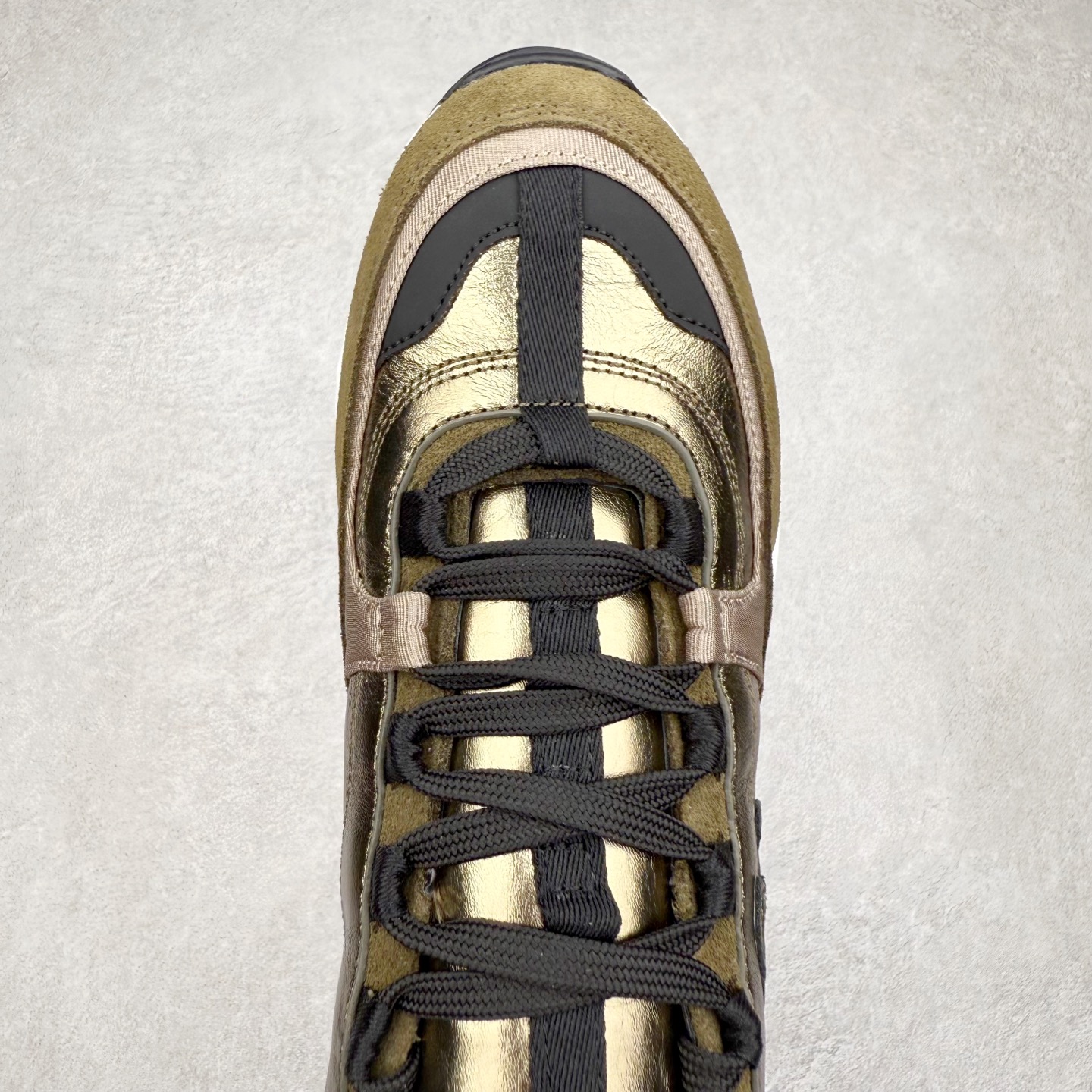 图片[4]-Chanel香奈儿 25ss 春夏新款专柜顶级休闲款运动鞋 这款经典设计 鞋面多种工艺电绣的风格；大底却时尚运动；不平凡的拥入了多种配色元素多元化混搭非常好看百搭，休闲，时尚，运动，户外都能兼顾 鞋面采用： 原版进口高丝光牛反绒+进口混种羊皮 内里采用： 原版进口透气网 大底：原版独家开模+TPU组合大底 尺码：35-40-选品中心